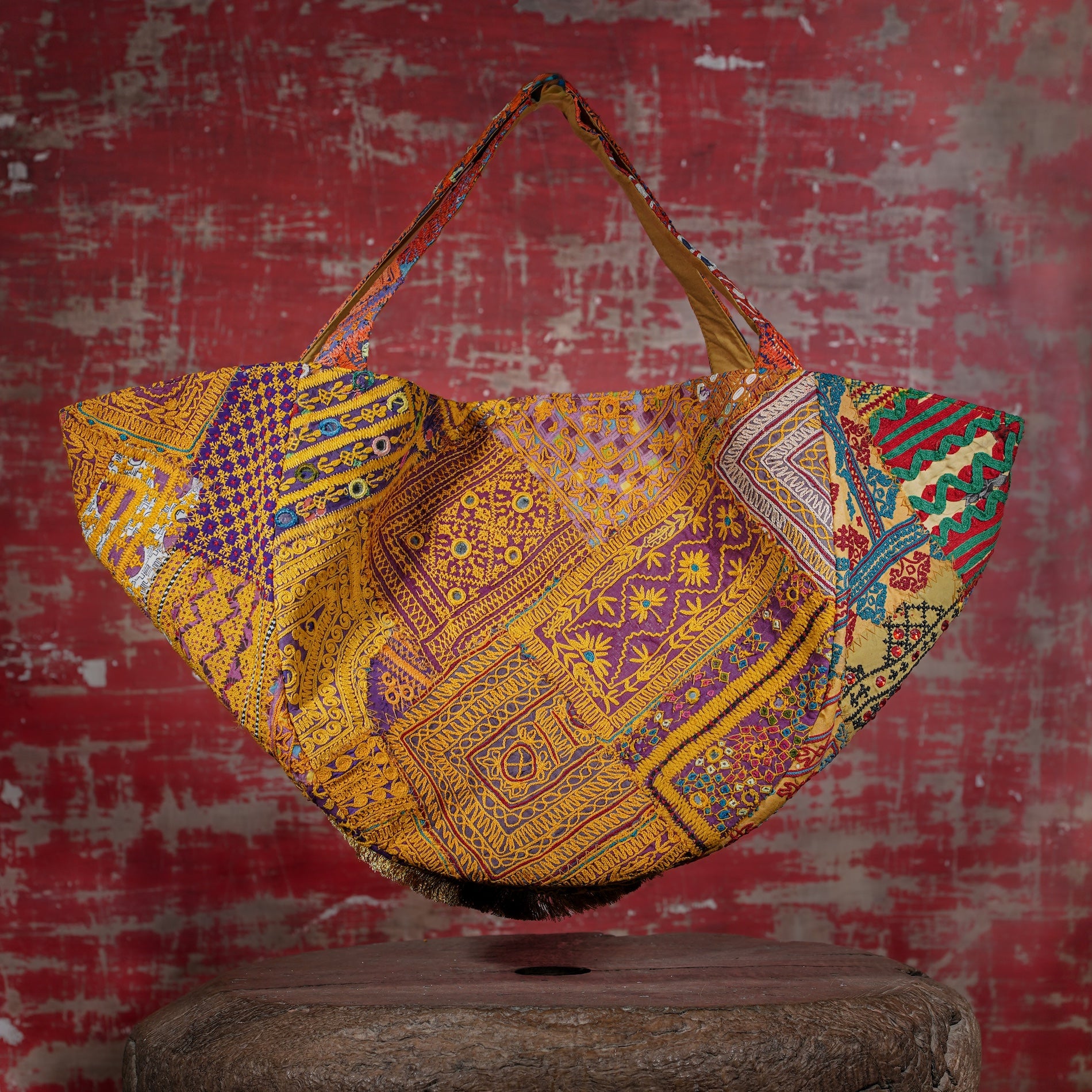 Gold Banjara Jhola 012