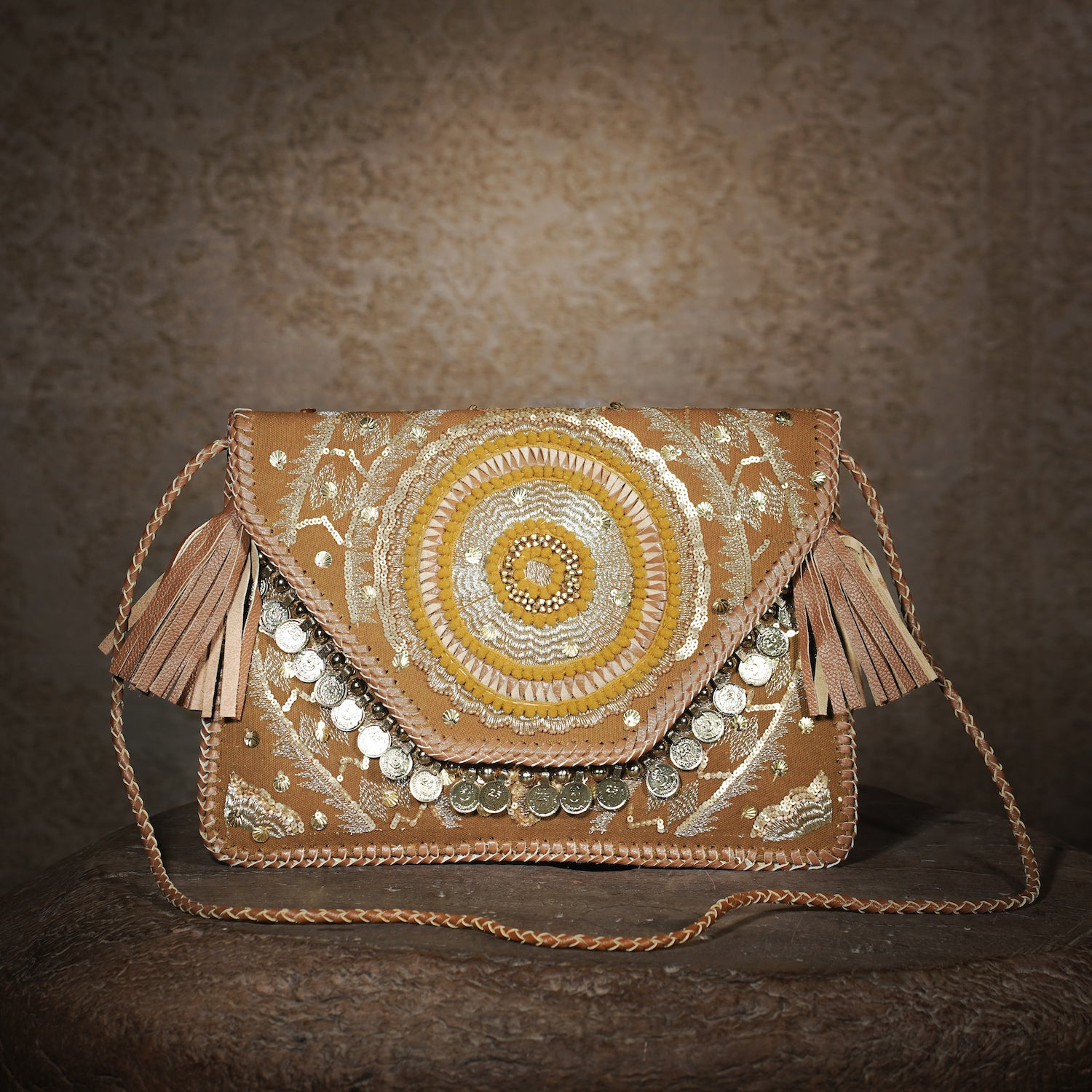 Camel Cotri Clutch