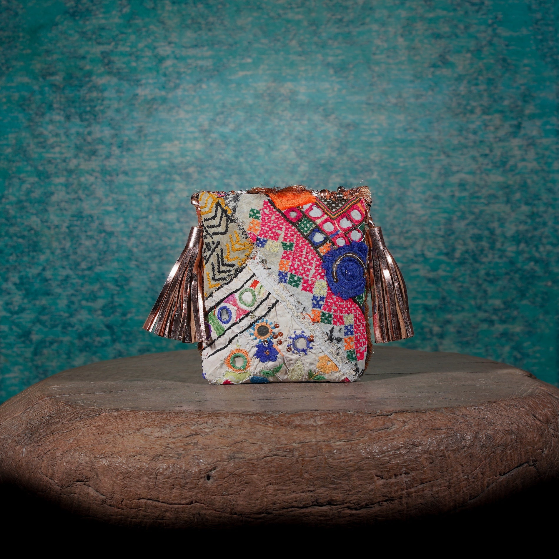 Rose Gold Festive Minion Clutch 019