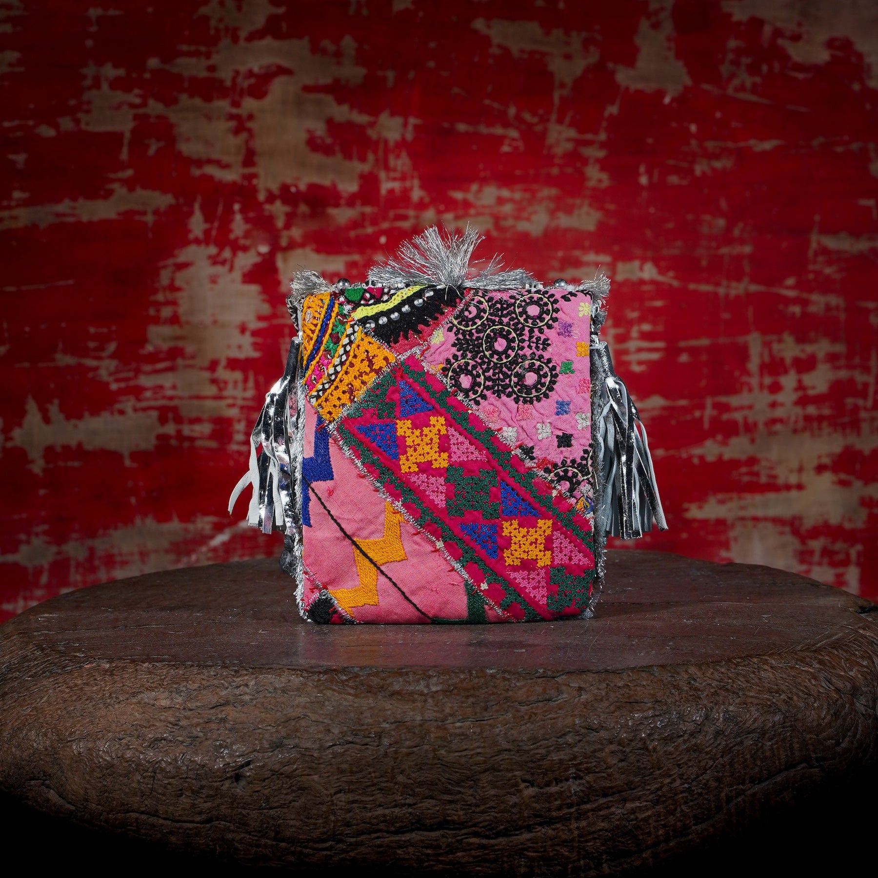 Silver Festive Minion Clutch 013