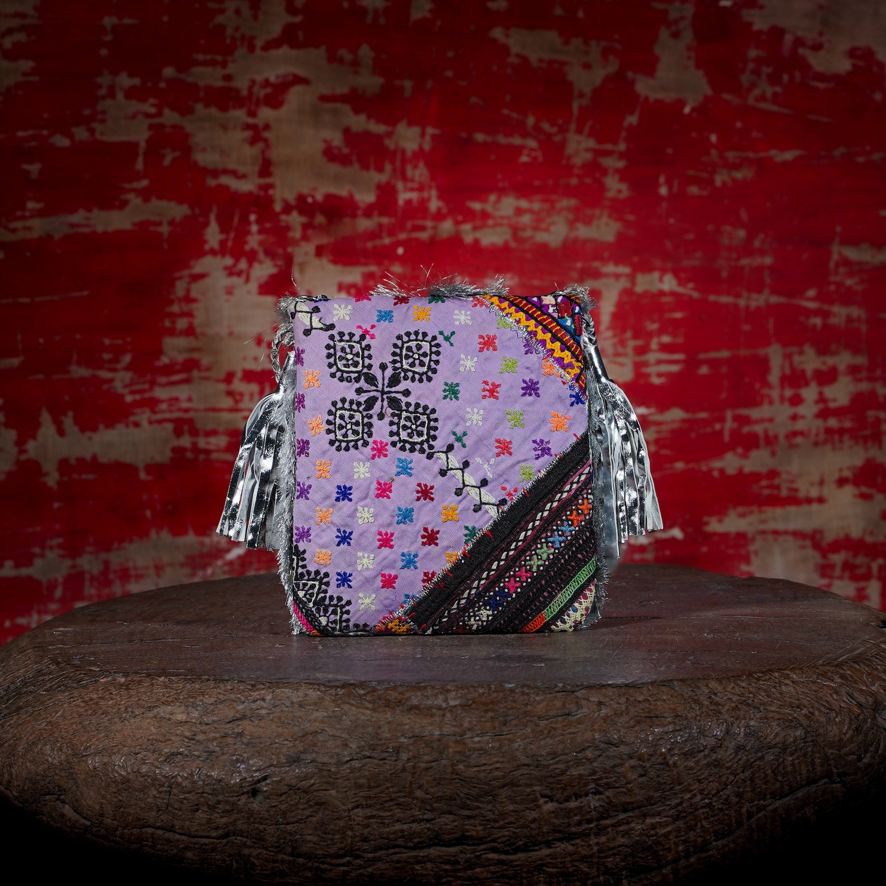 Silver Festive Minion Clutch 015