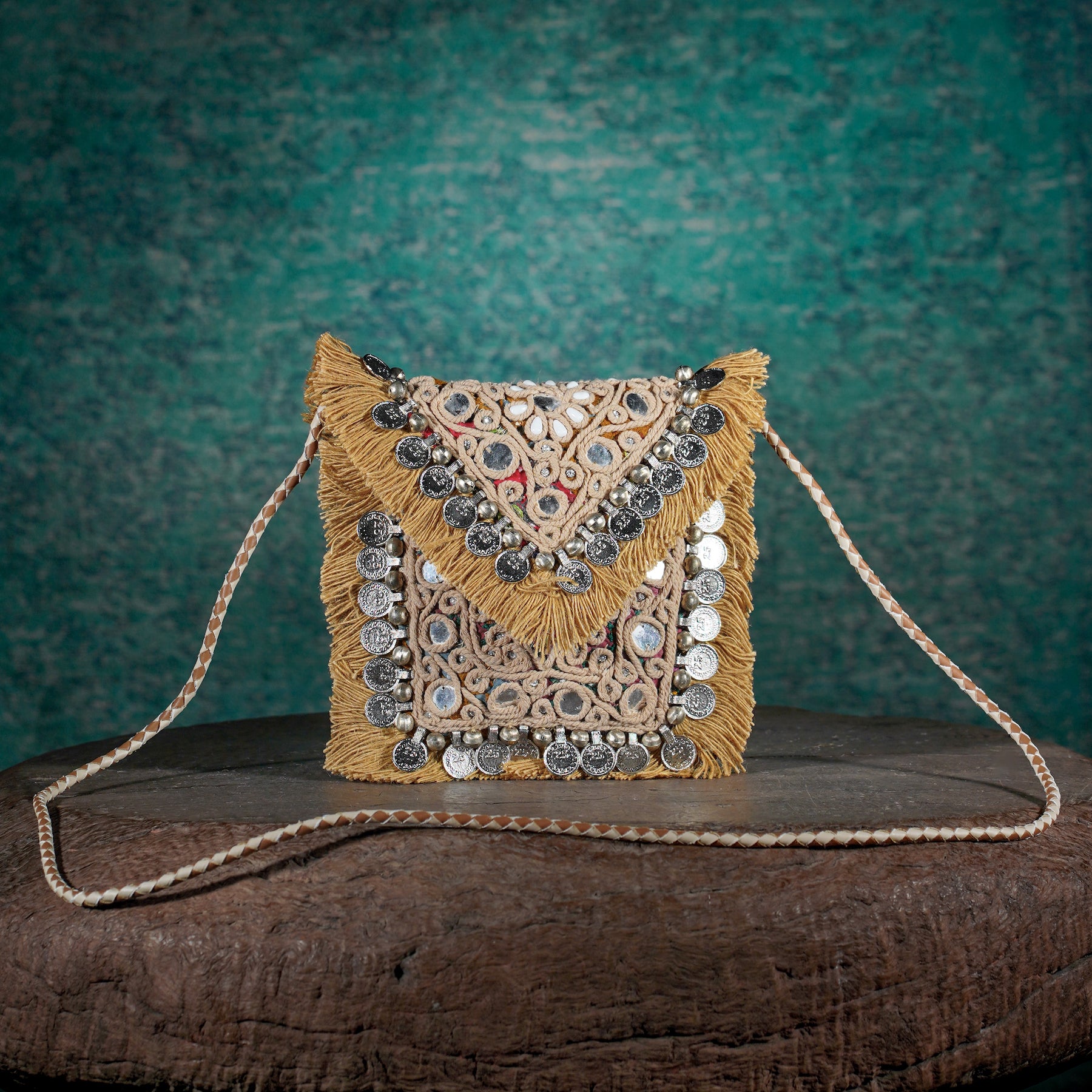 Beige Hichki Minion Clutch 012