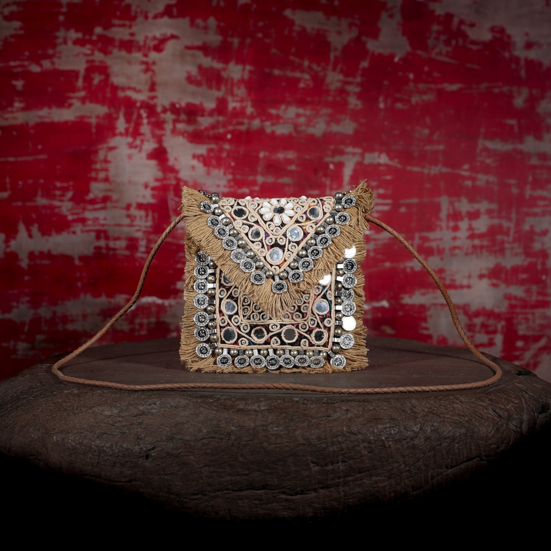 Beige Hichki Minion Clutch 019