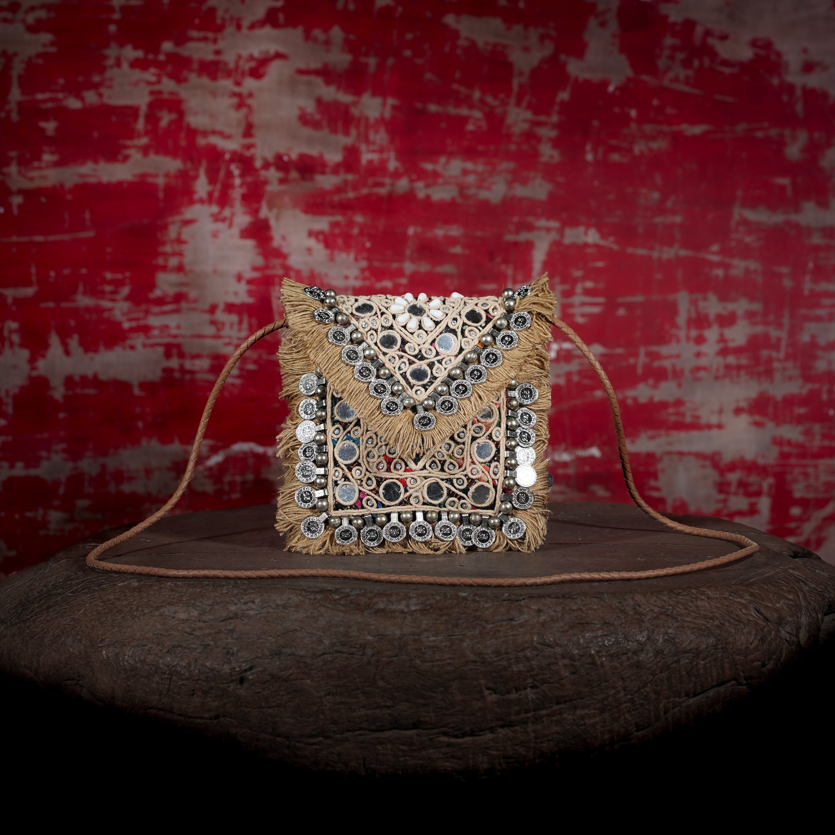 Beige Hichki Minion Clutch 021