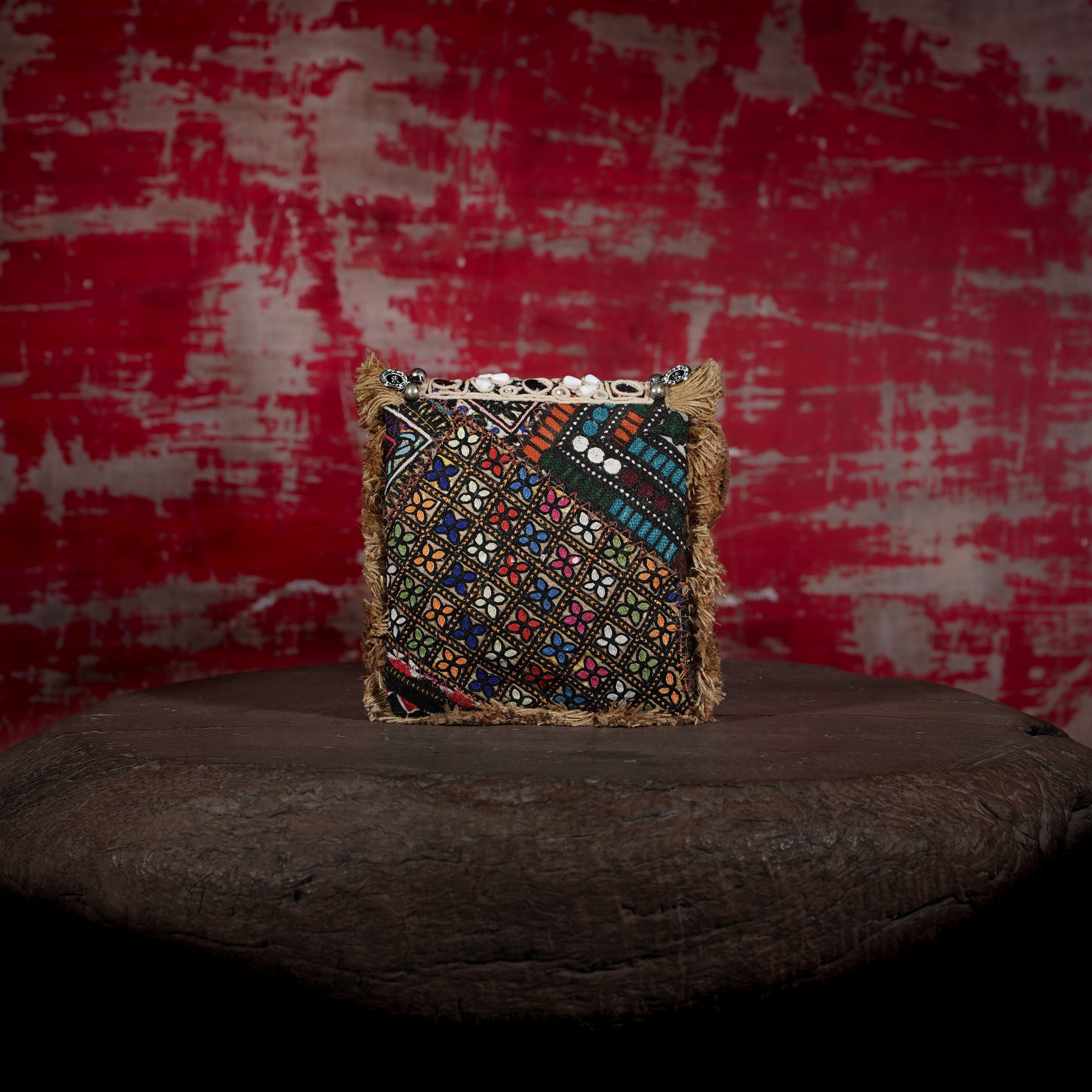 Beige Hichki Minion Clutch 021