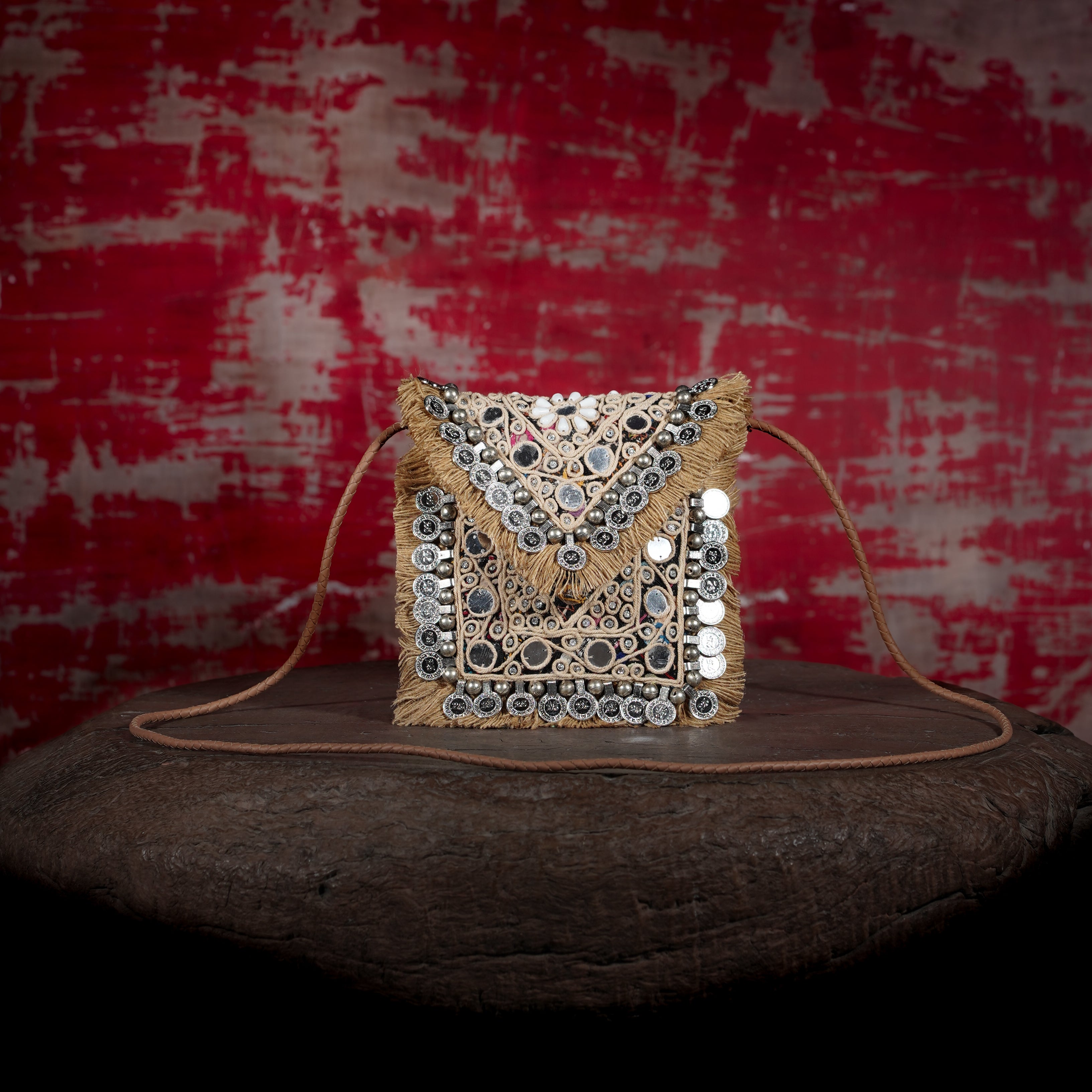Beige Hichki Minion Clutch 023