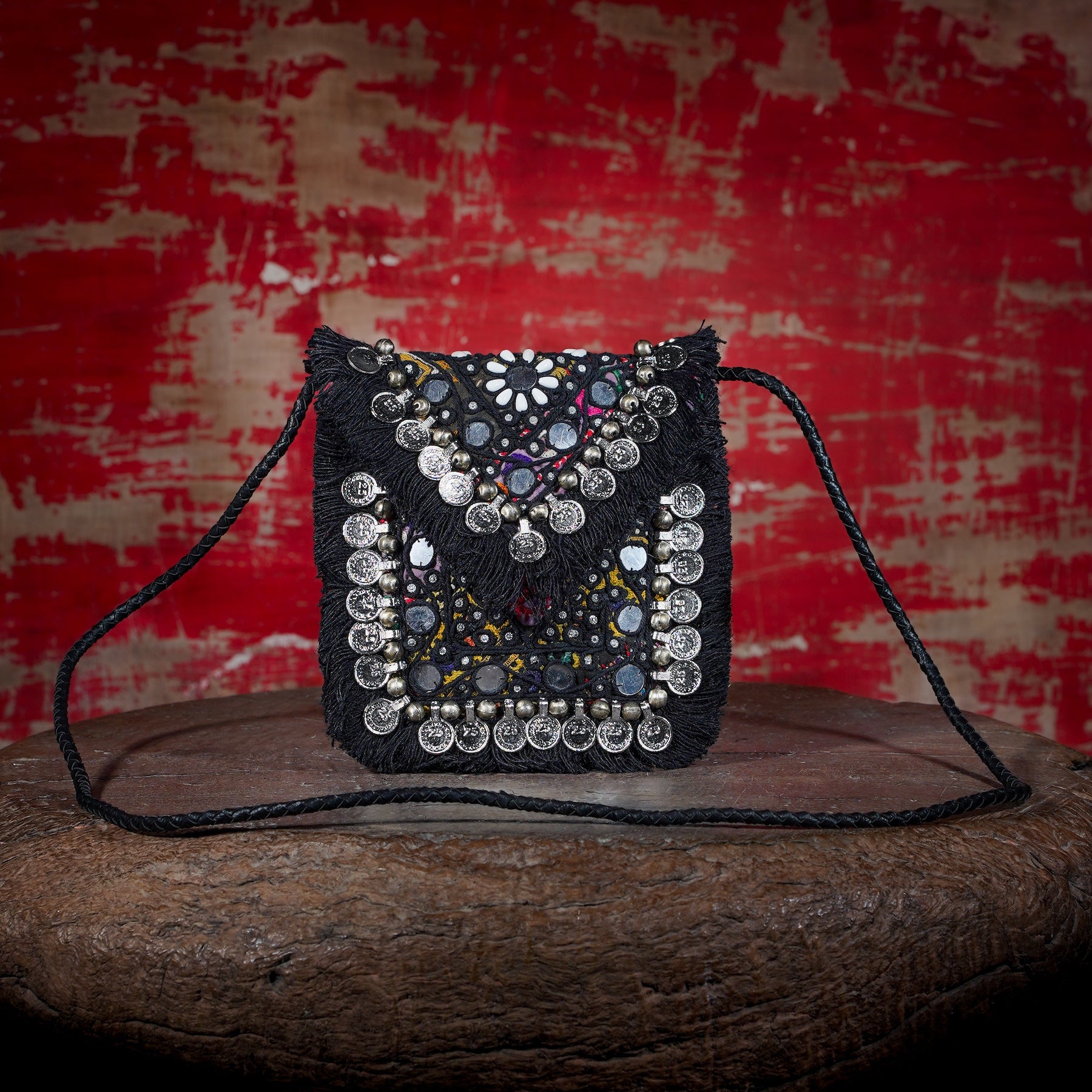 Black Hichki Minion Clutch 011