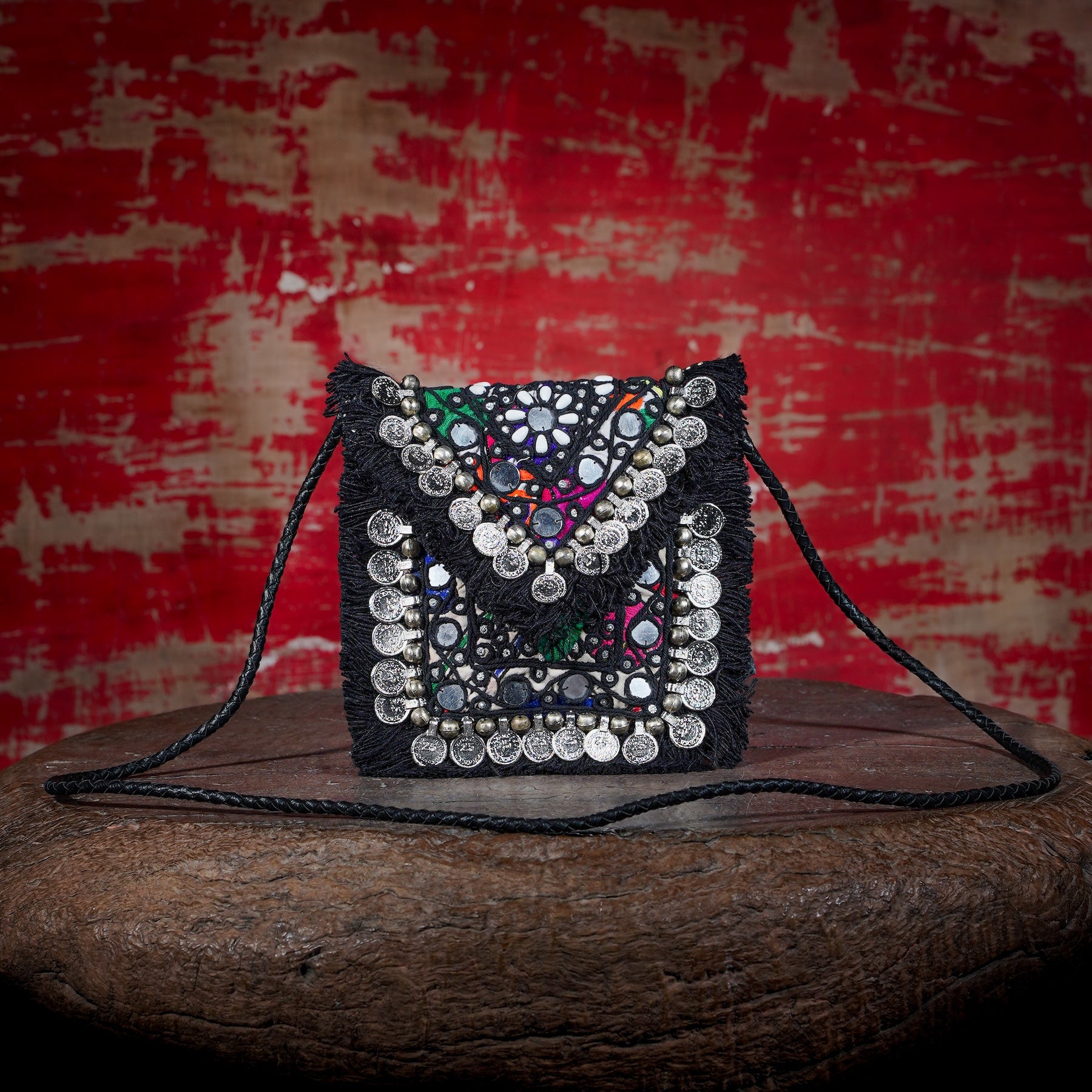 Black Hichki Minion Clutch 012