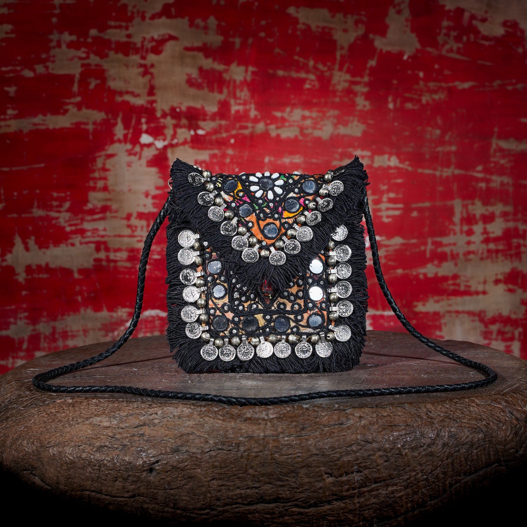 Black Hichki Minion Clutch 013