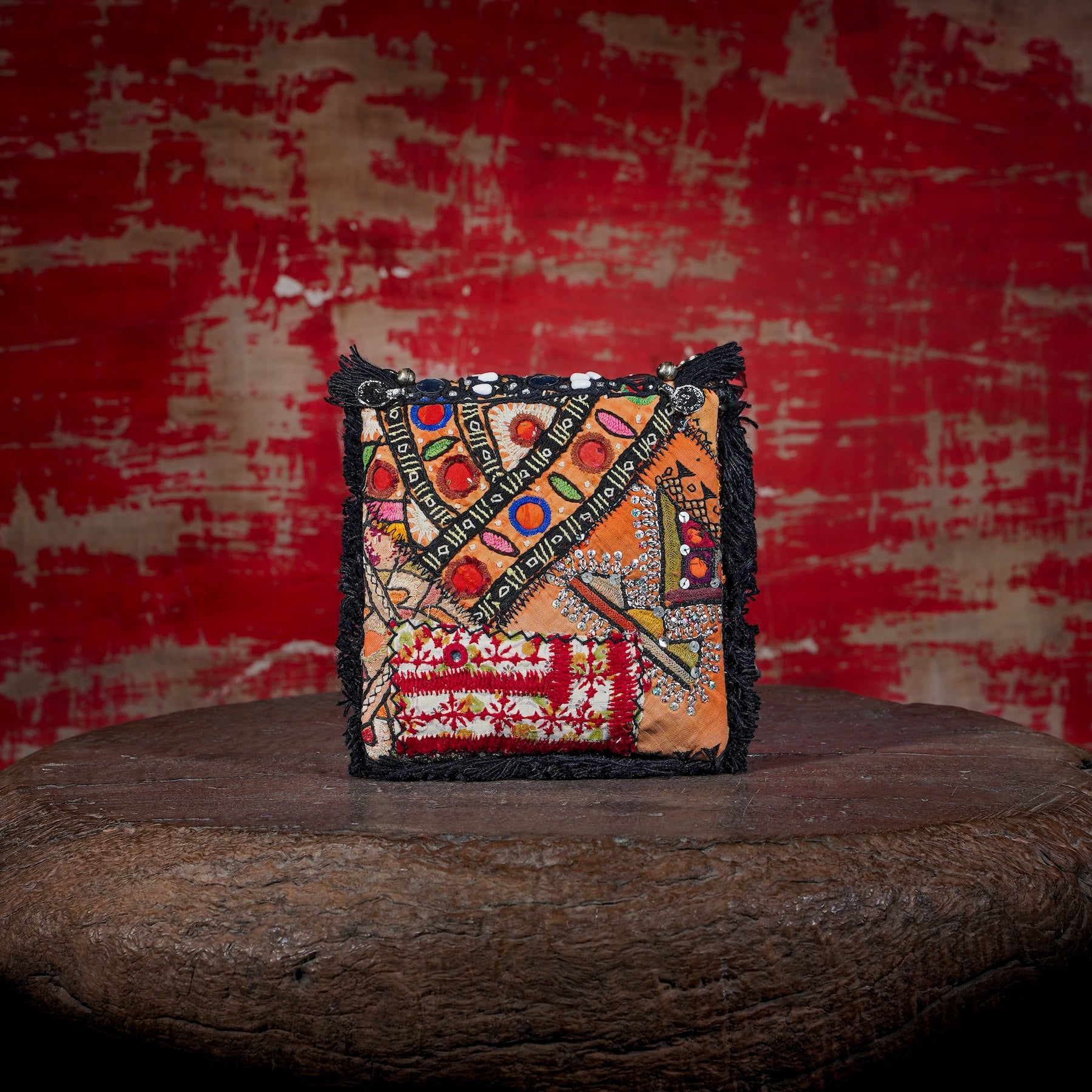 Black Hichki Minion Clutch 013