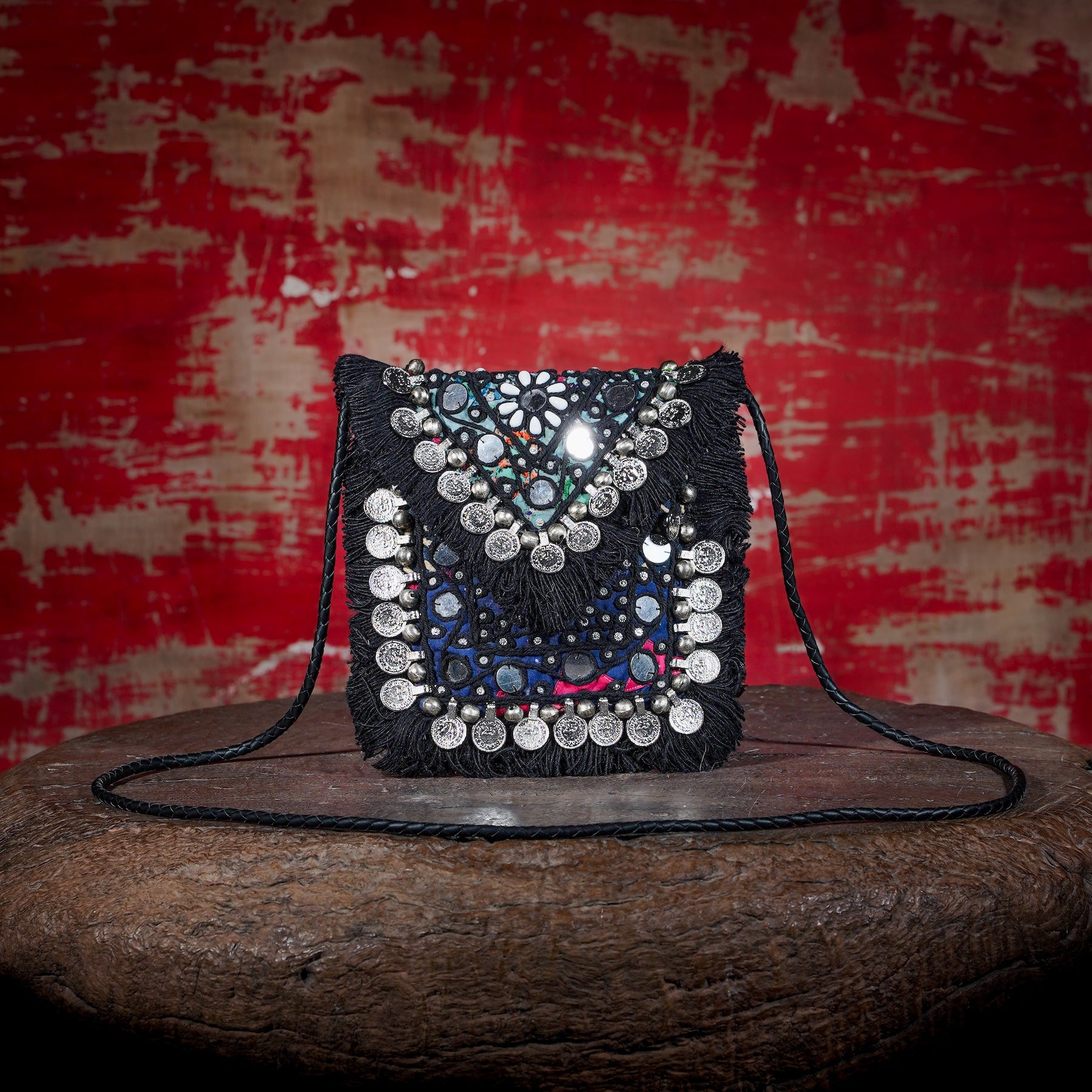 Black Hichki Minion Clutch 015