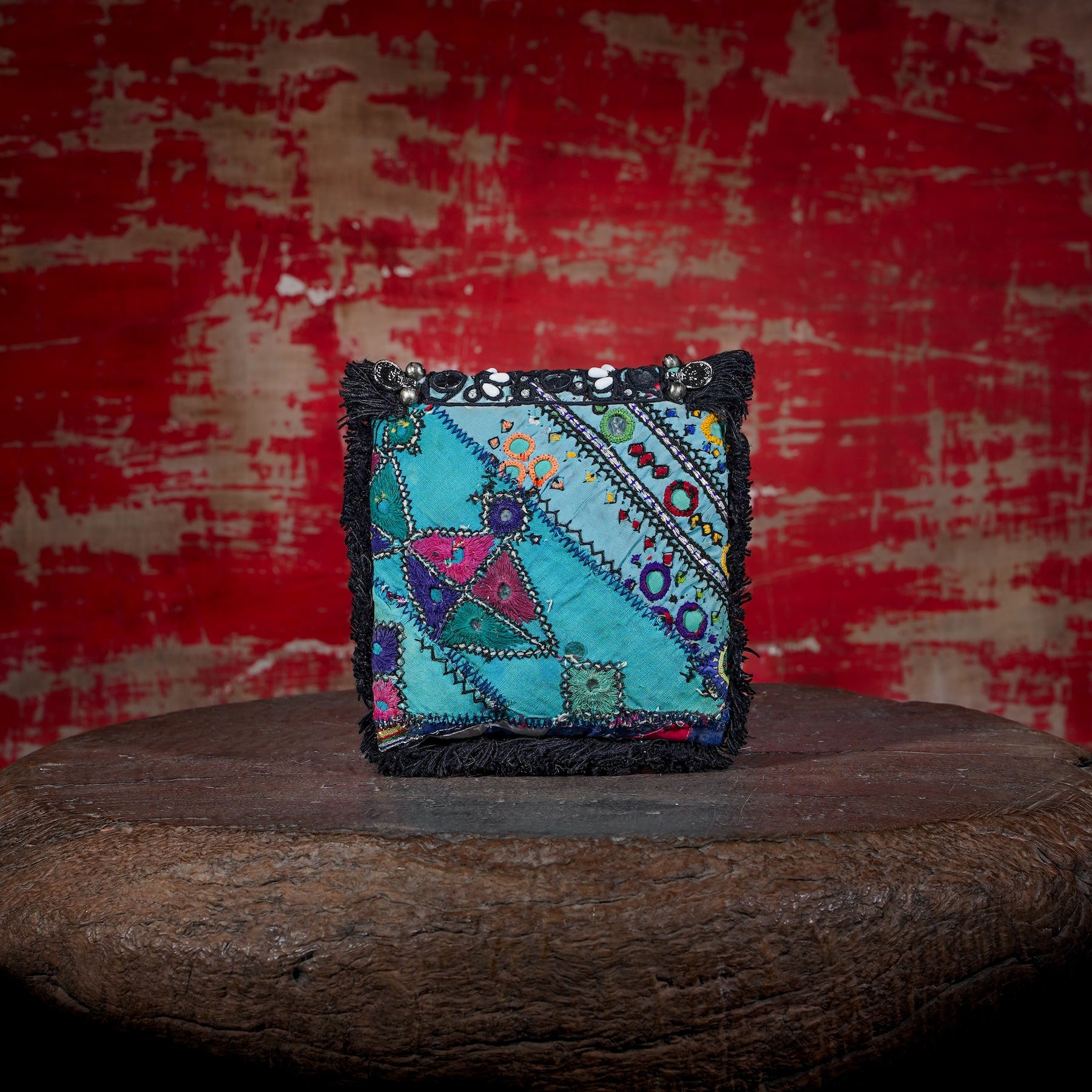 Black Hichki Minion Clutch 015