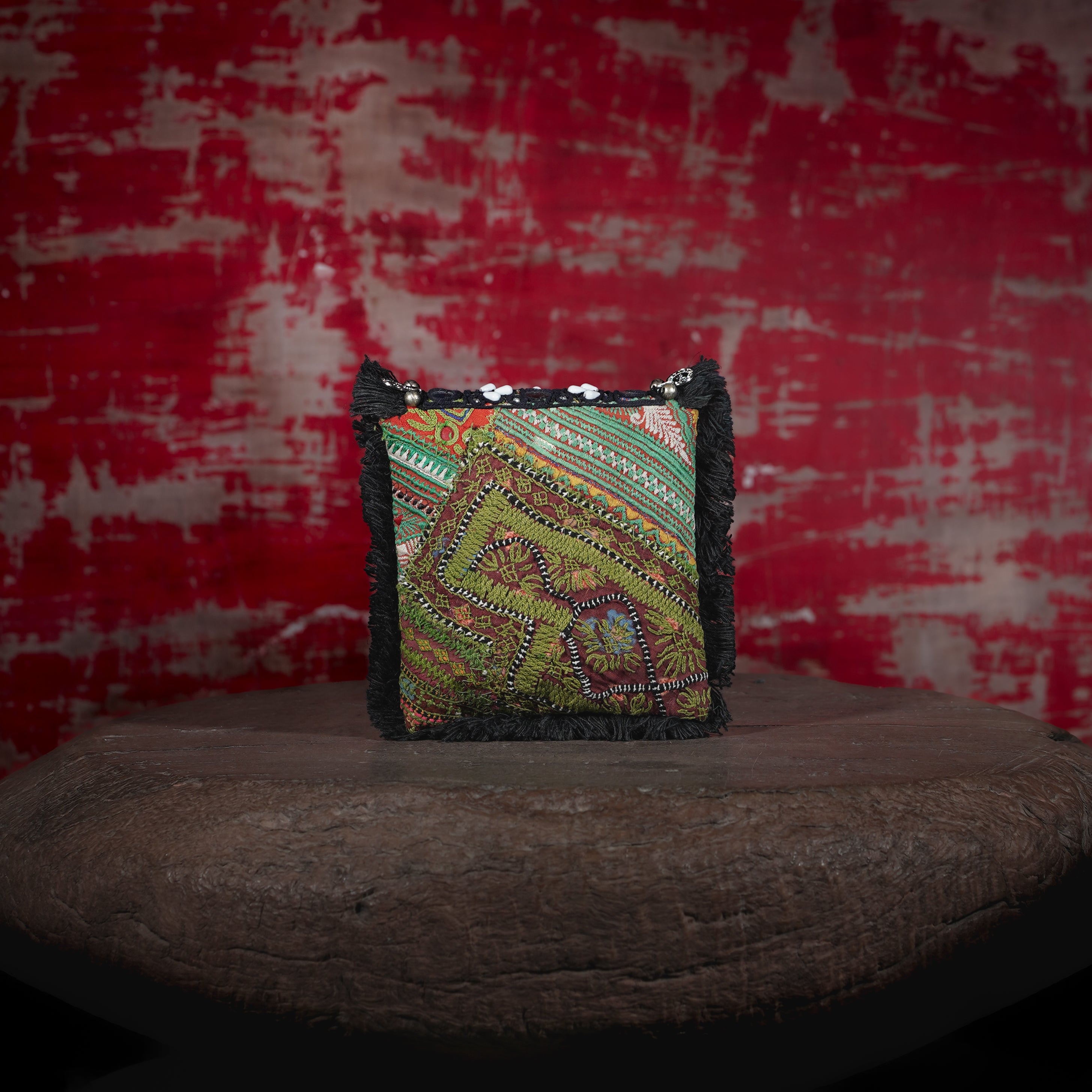 Black Hichki Minion Clutch 020