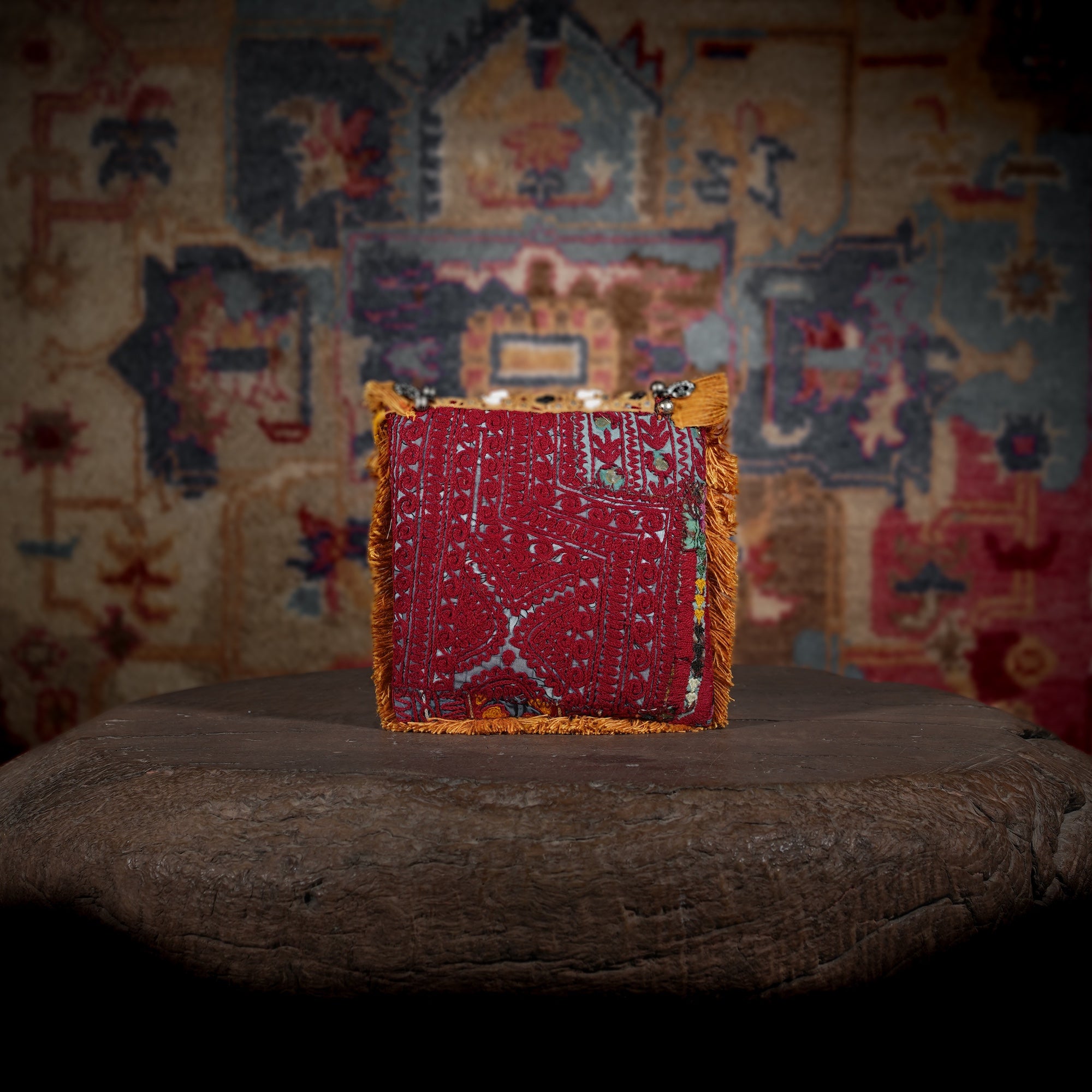 Coral Hichki Minion Clutch 003