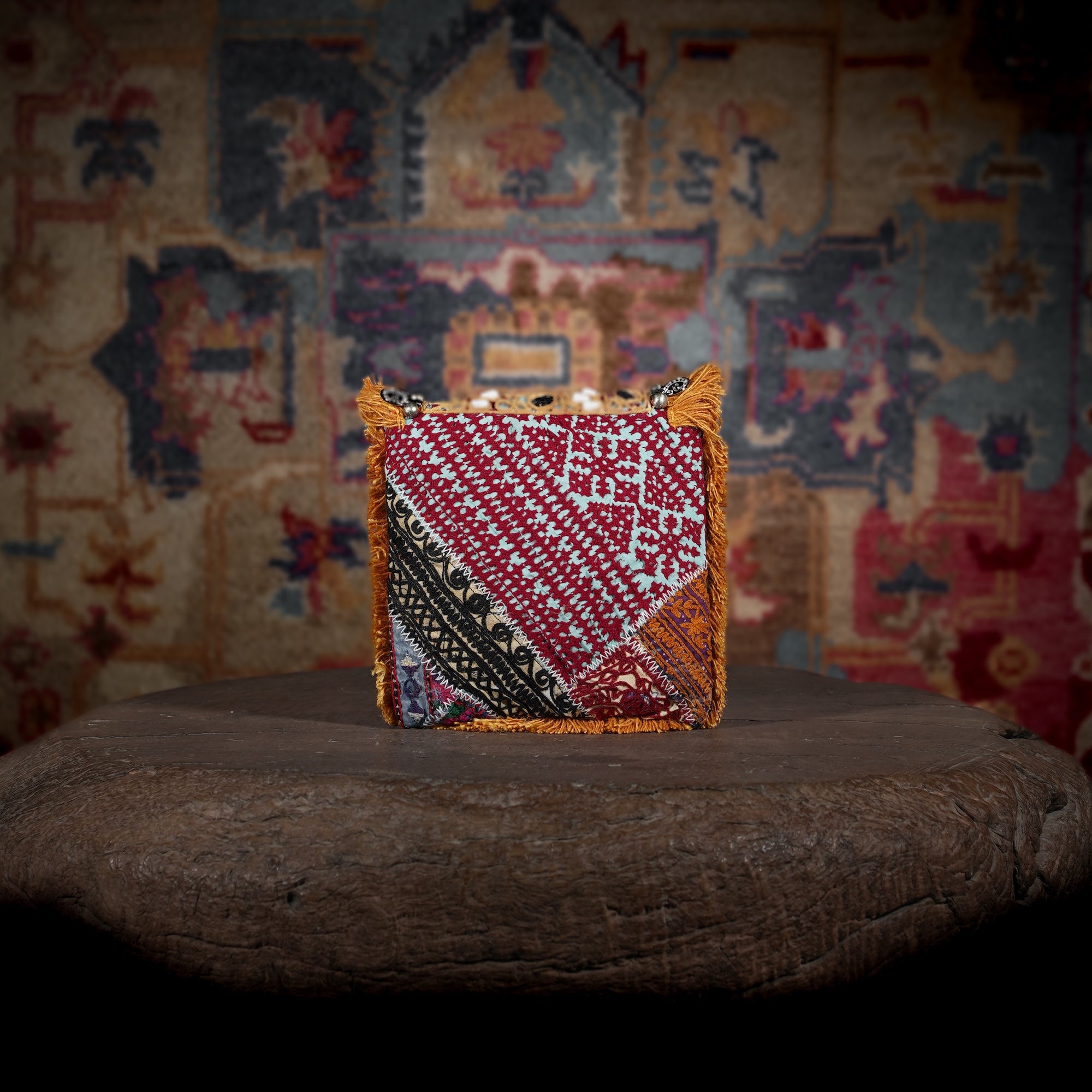 Coral Hichki Minion Clutch 005