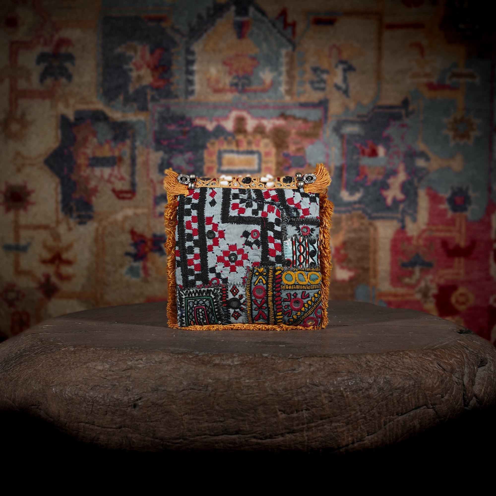 Coral Hichki Minion Clutch 007