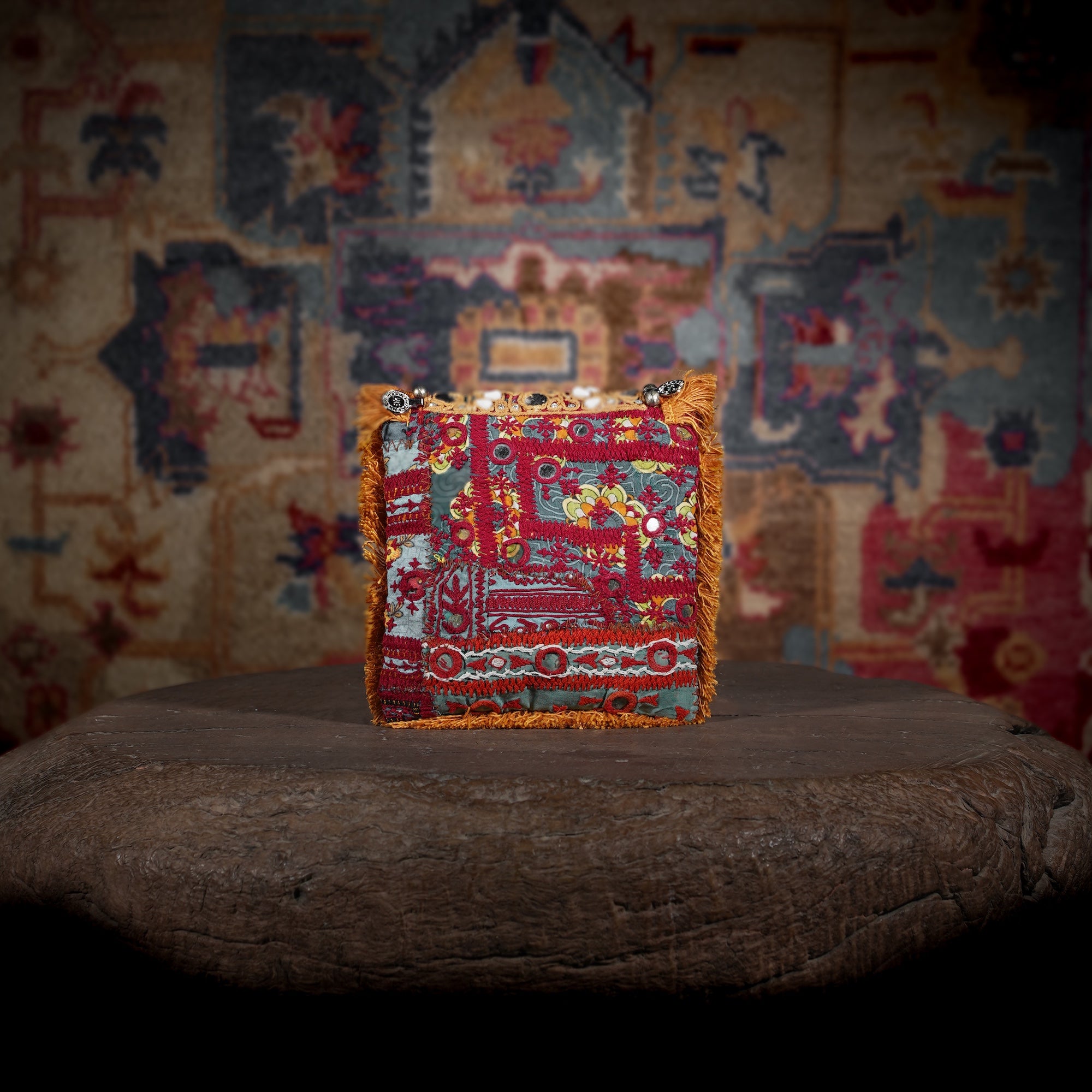 Coral Hichki Minion Clutch 008
