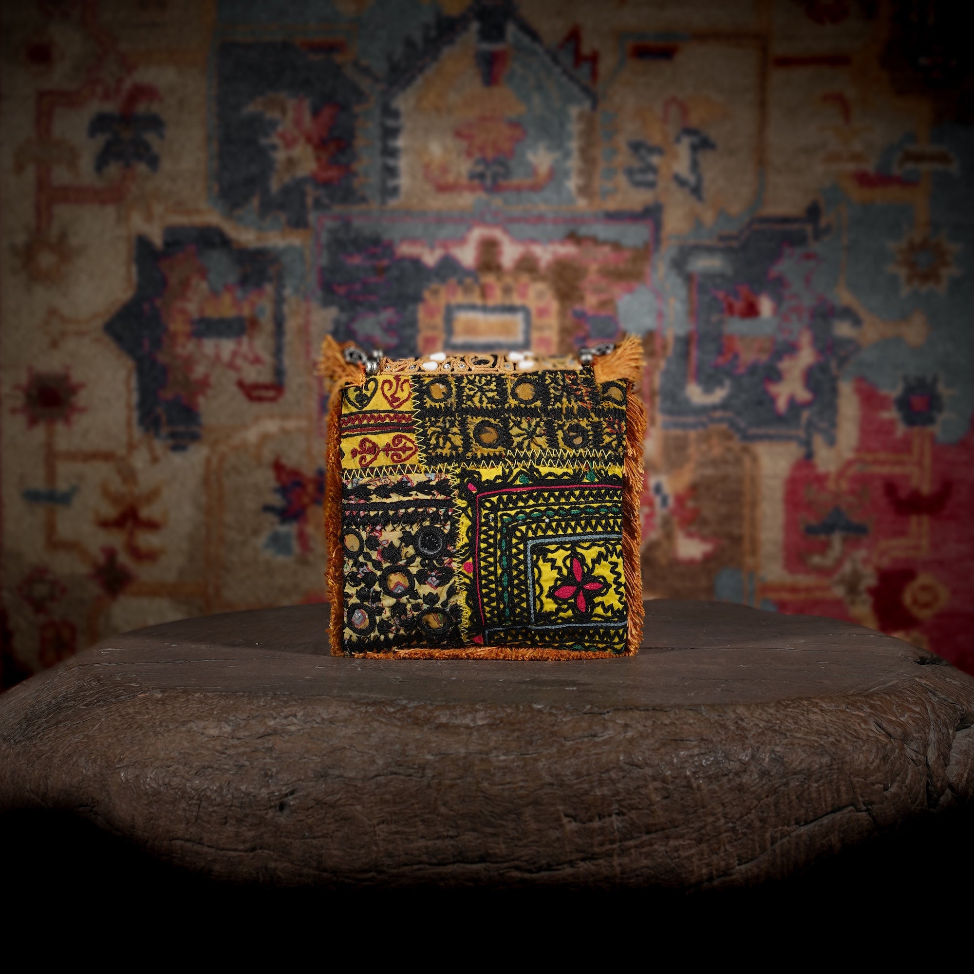 Coral Hichki Minion Clutch 010