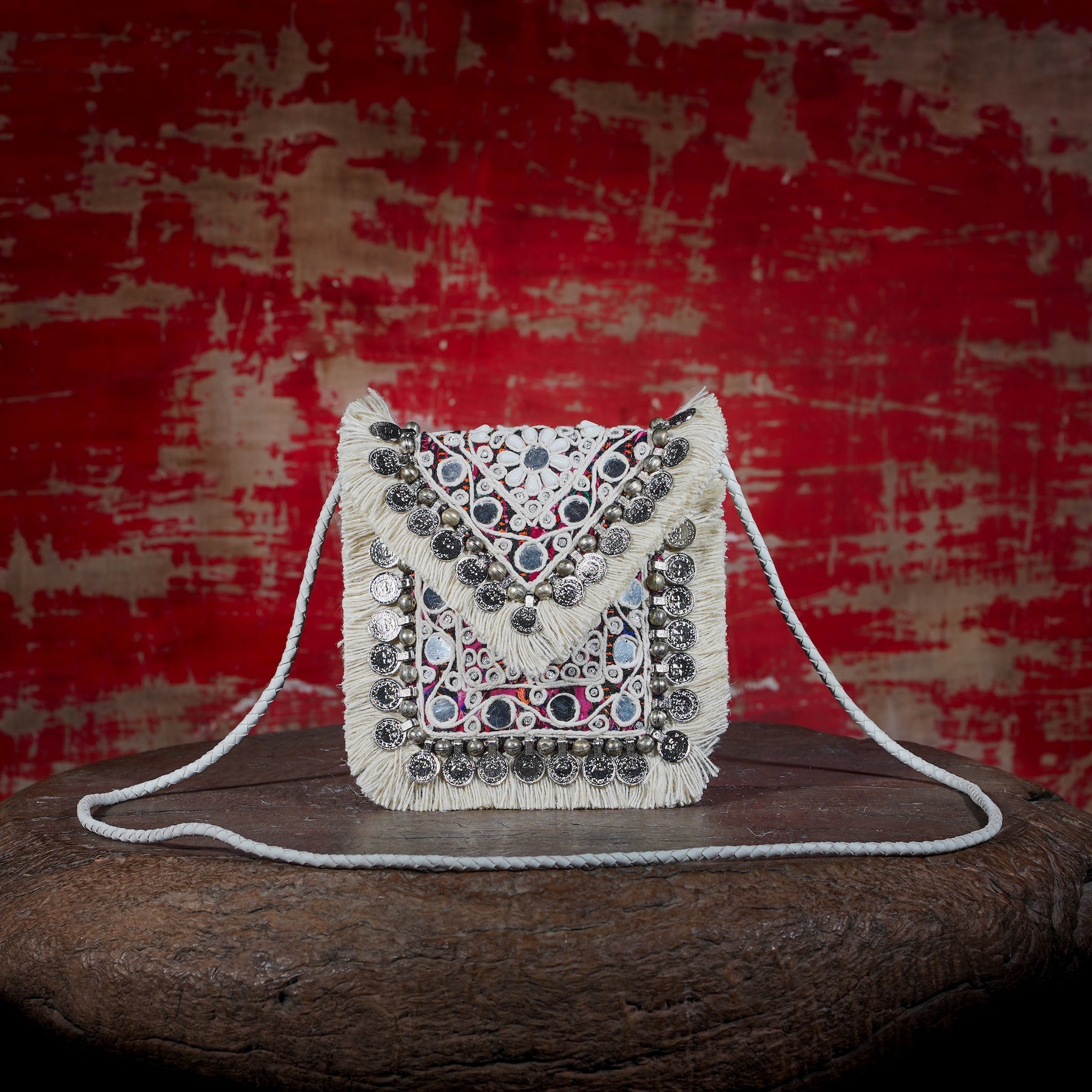 Off White Hichki Minion Clutch 009