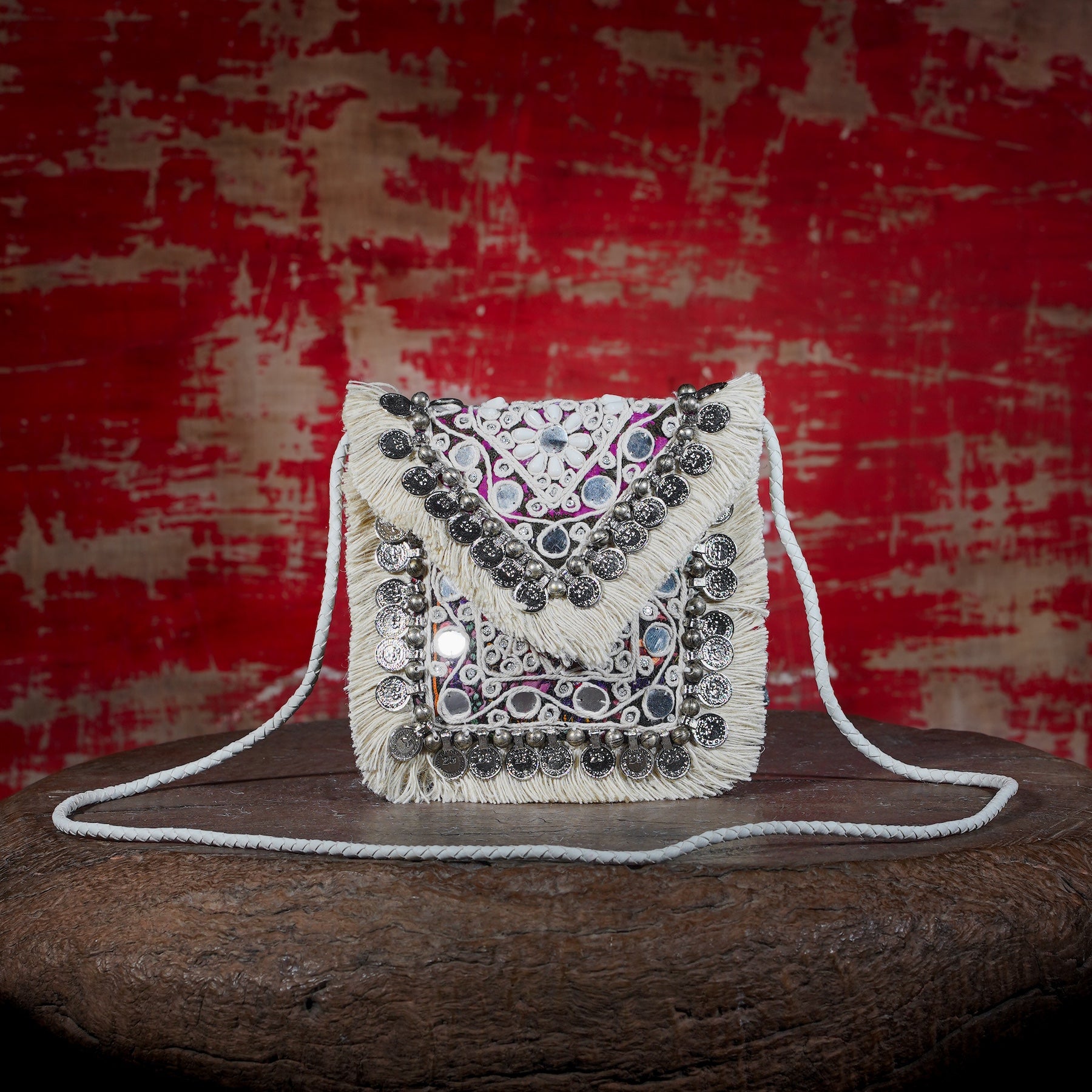 Off White Hichki Minion Clutch 010