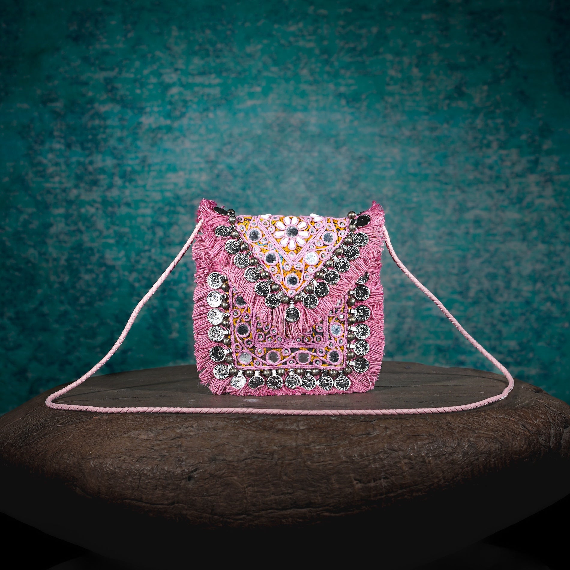 Pink Hichki Minion Clutch 018