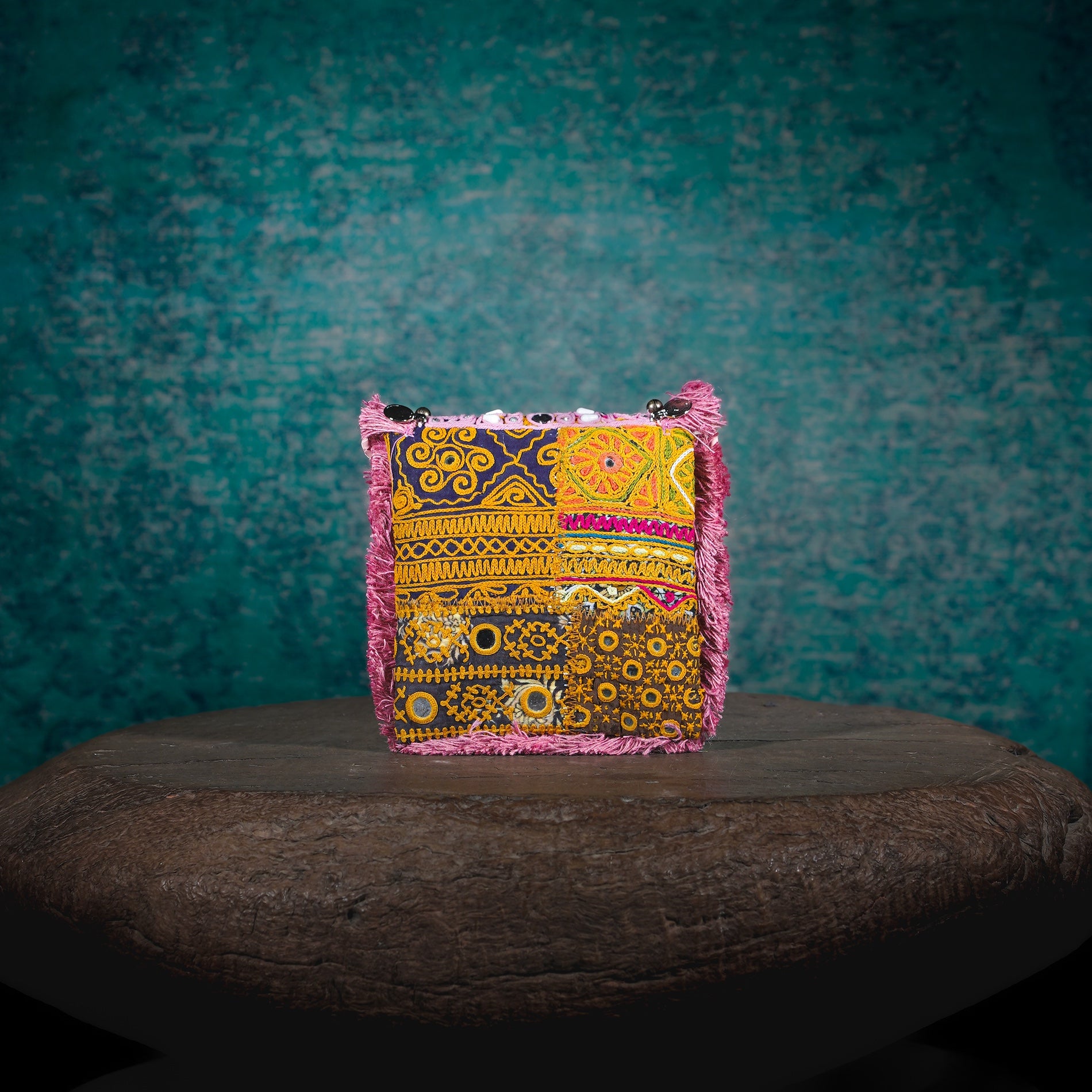 Pink Hichki Minion Clutch 018