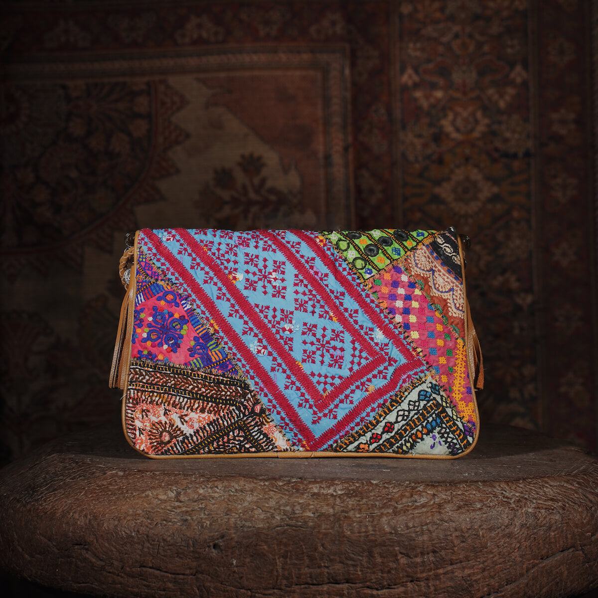 Beige Kalbelia Clutch 005