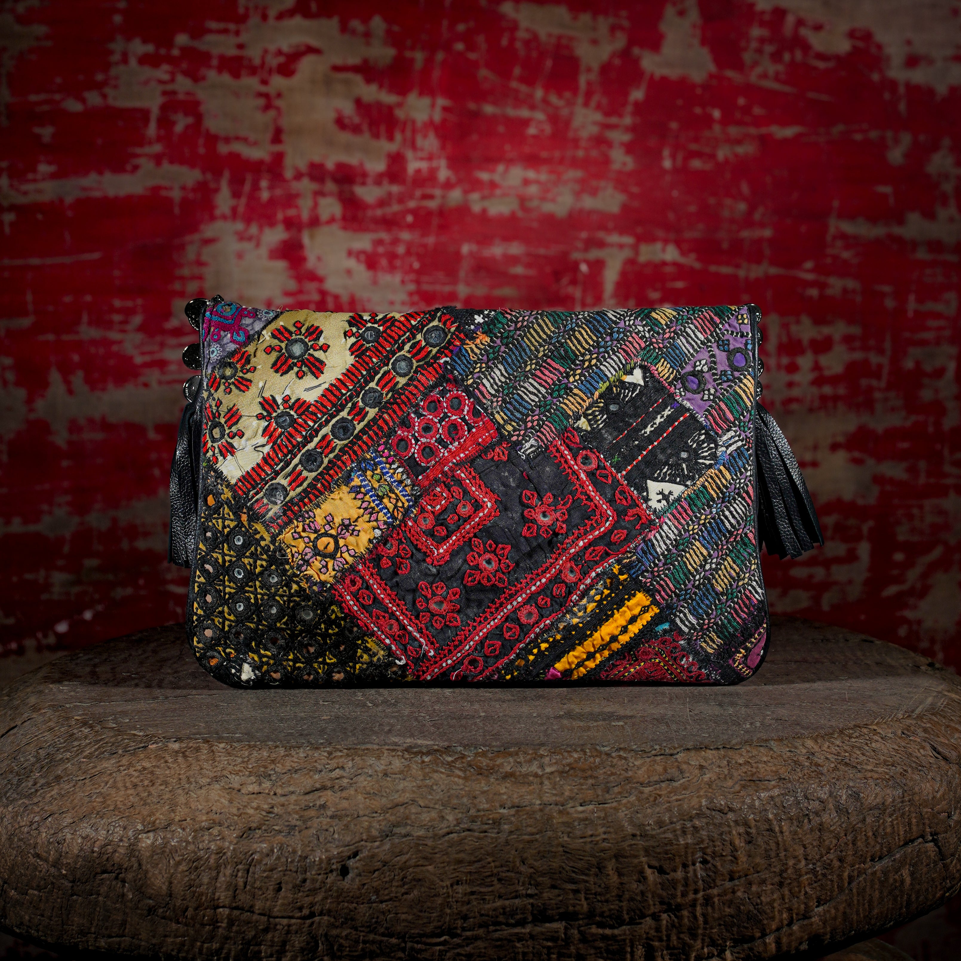 Black Kalbelia Clutch 007