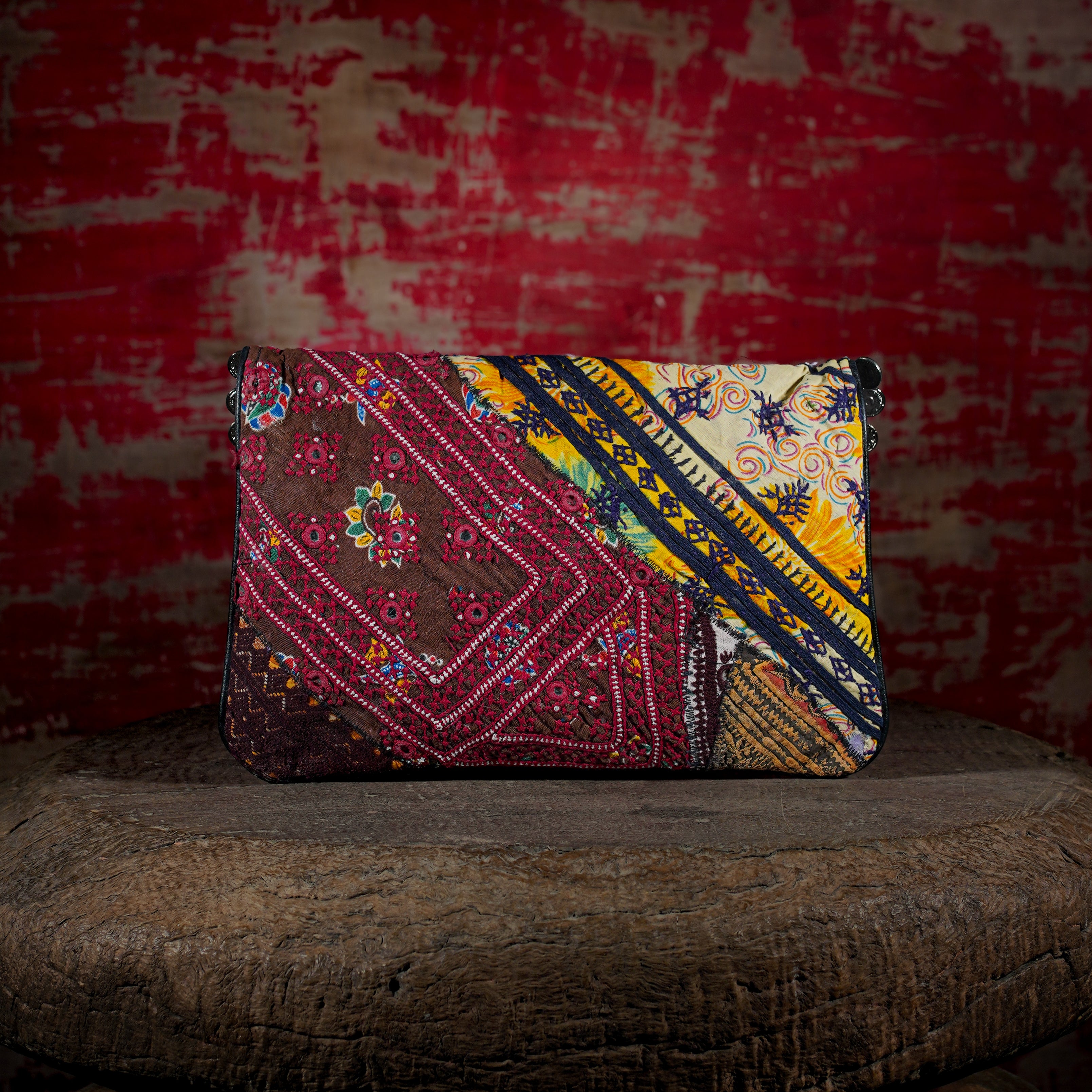 Black Kalbelia Clutch 010