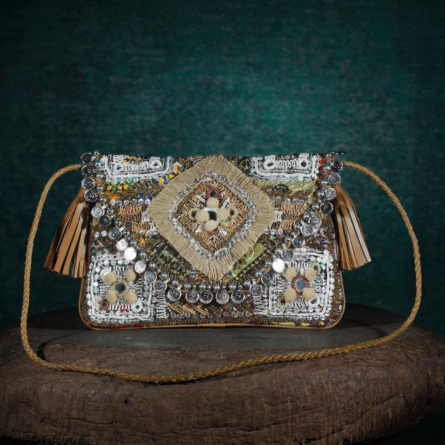 Beige Kalbelia Clutch 008