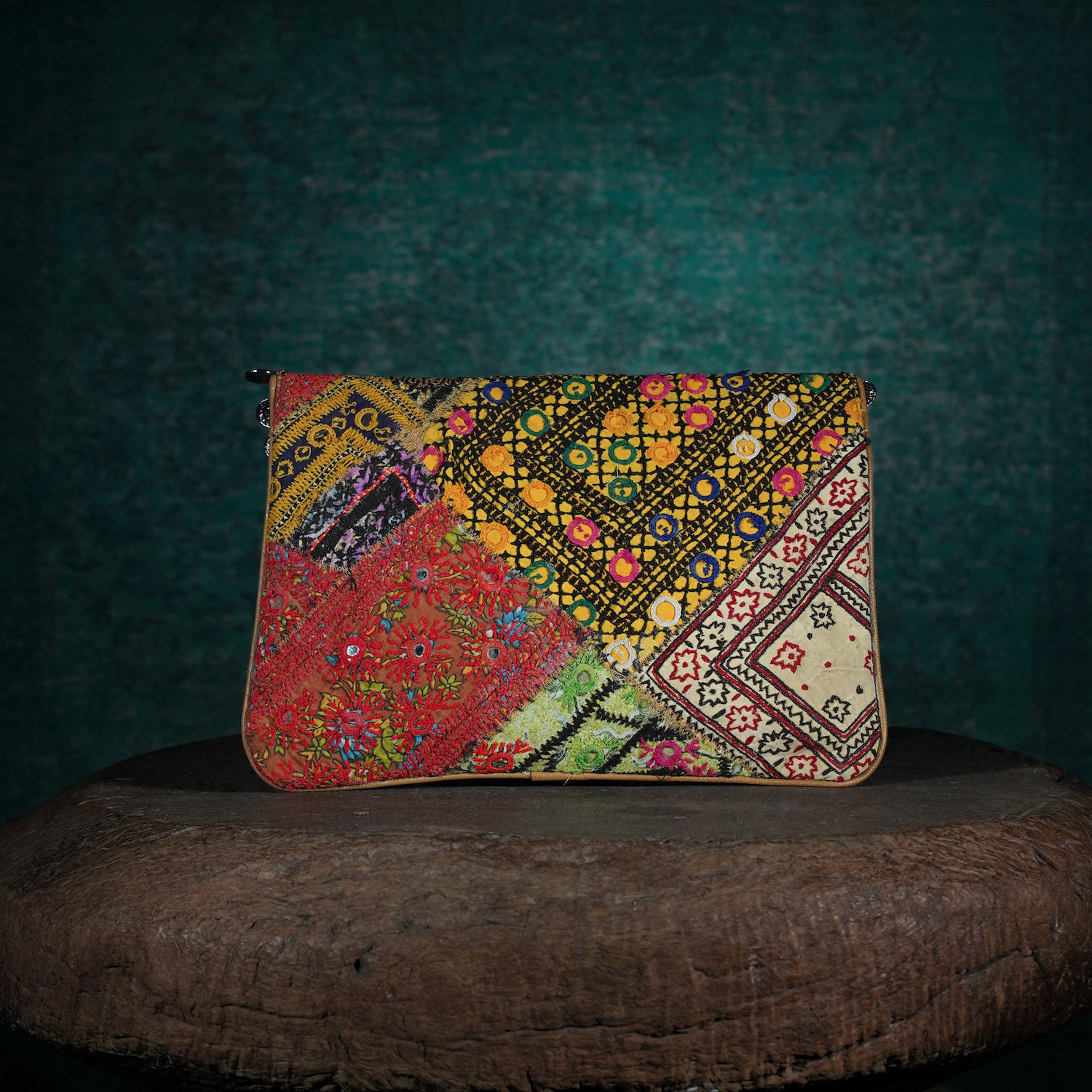 Beige Kalbelia Clutch 008