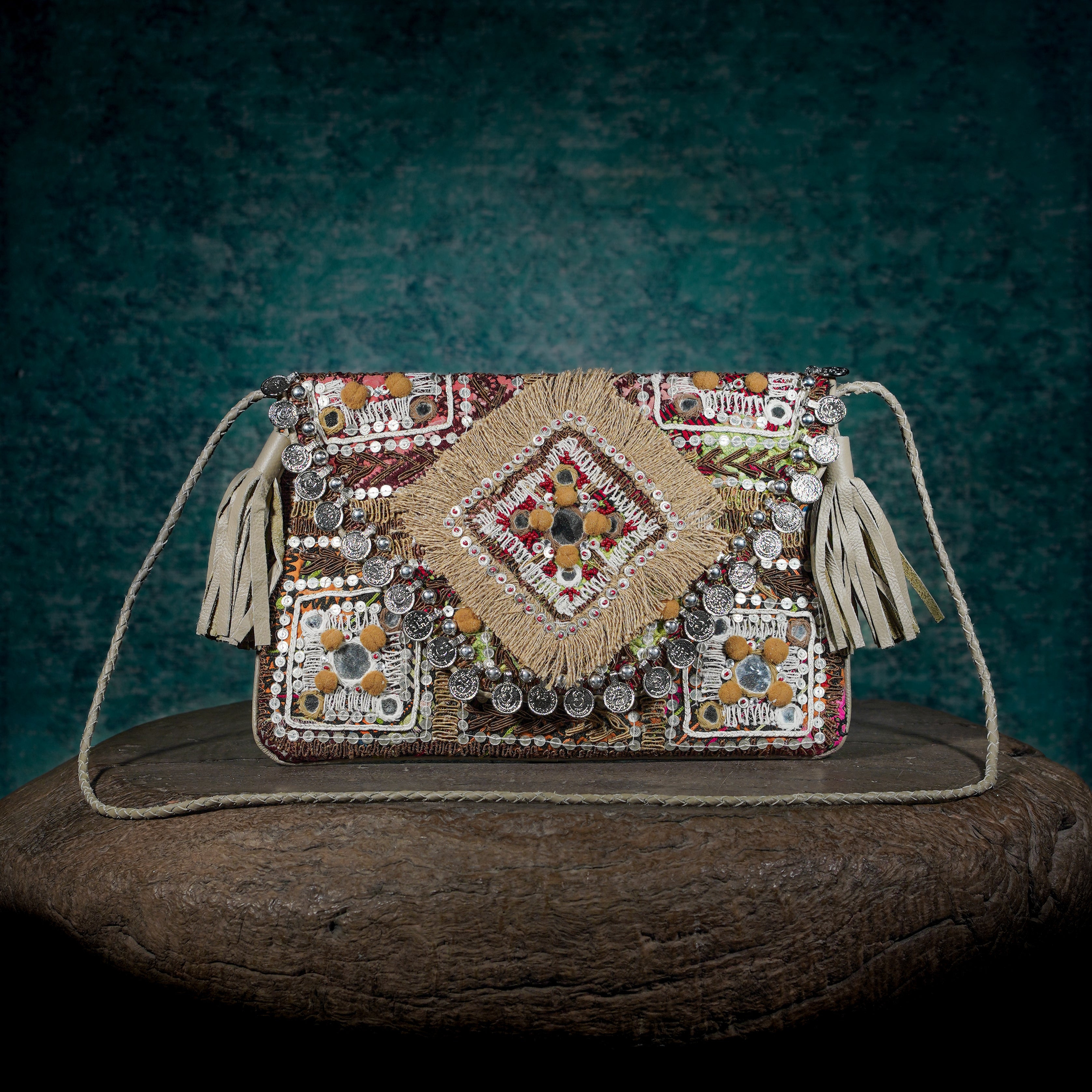 Beige Kalbelia Clutch 012