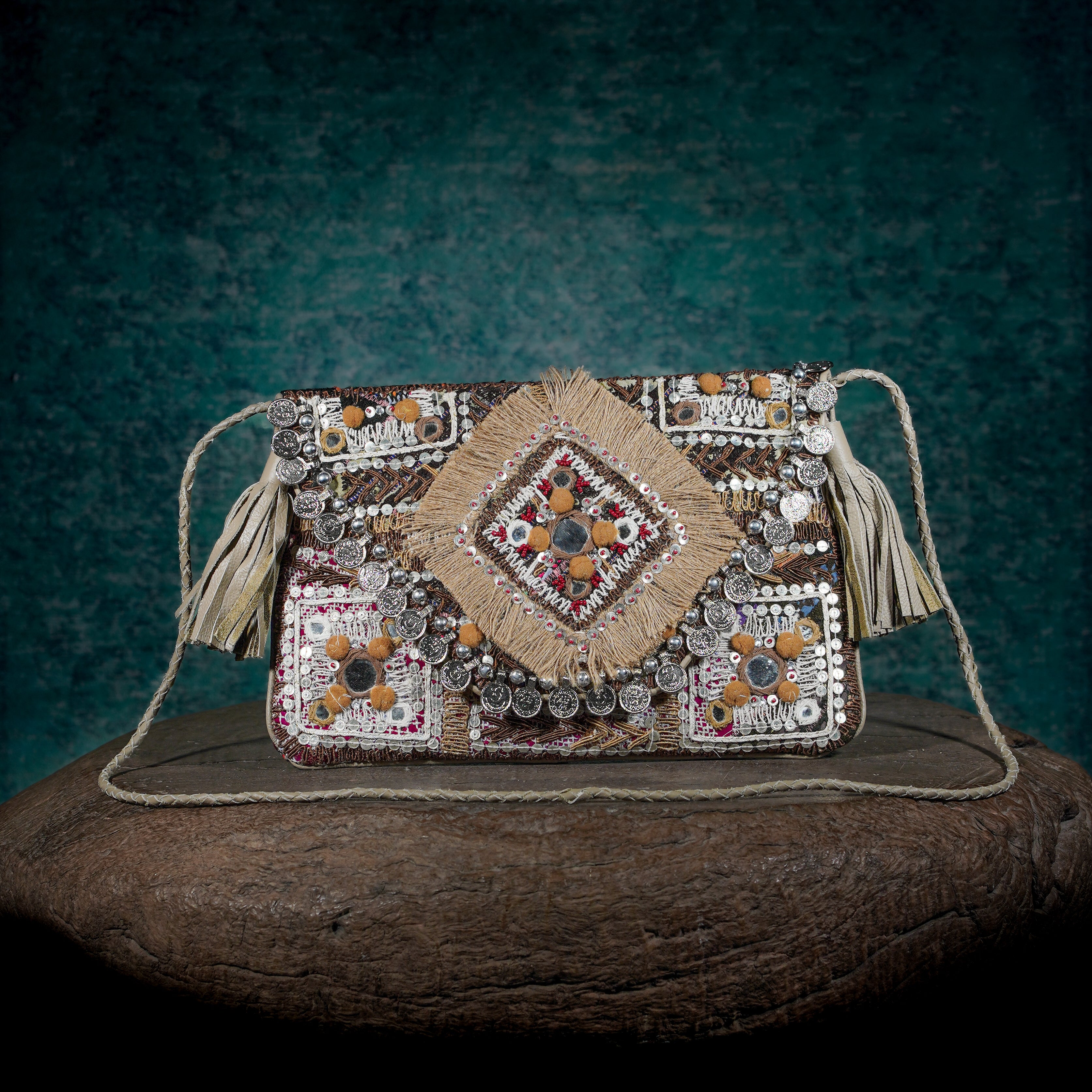 Beige Kalbelia Clutch 014