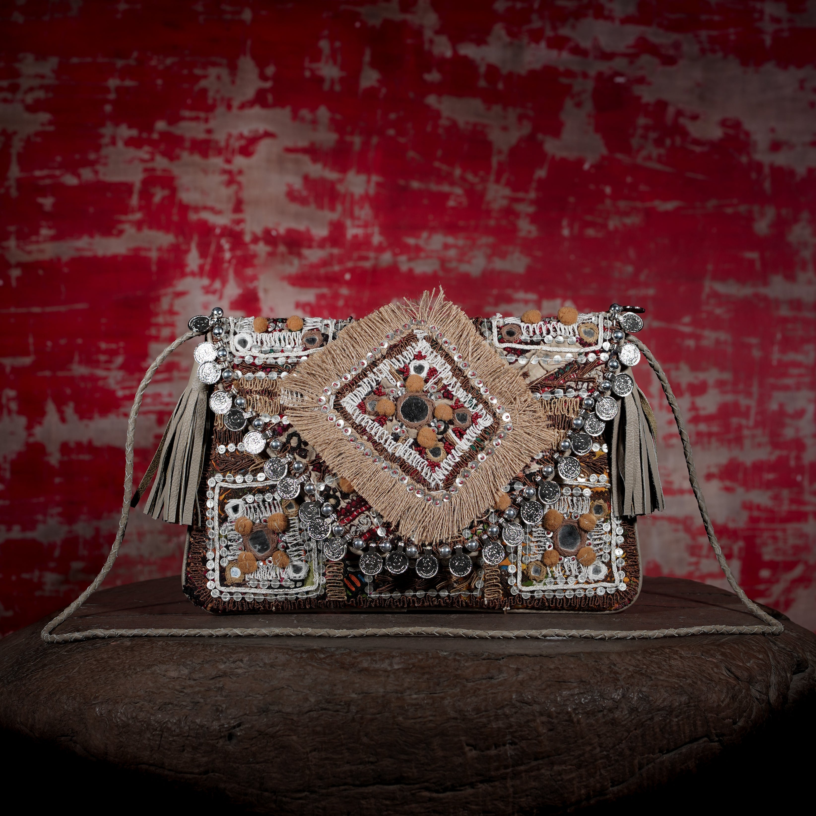 Beige Kalbelia Clutch 018