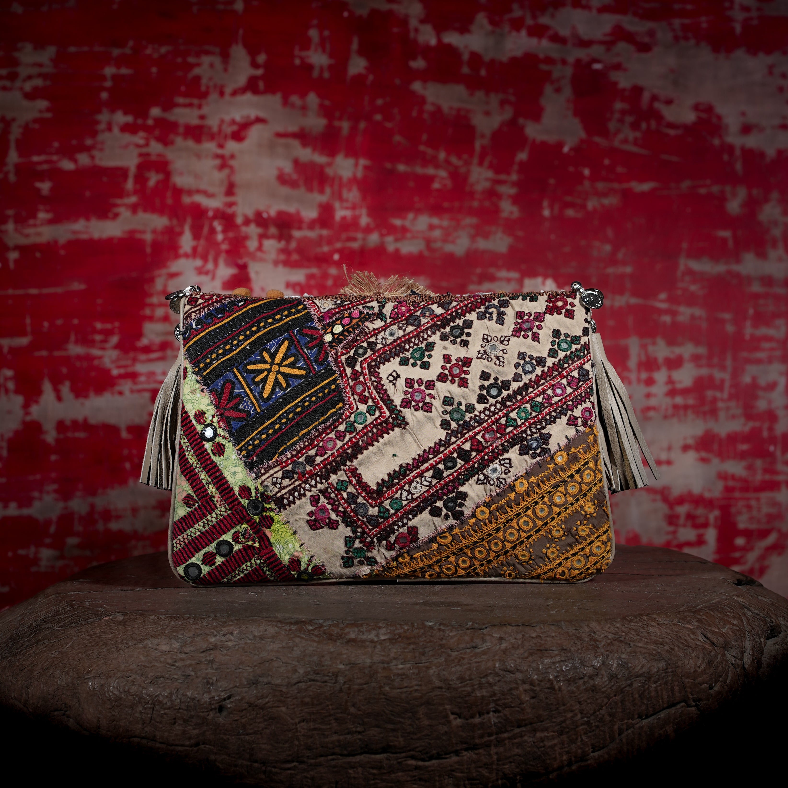 Beige Kalbelia Clutch 018
