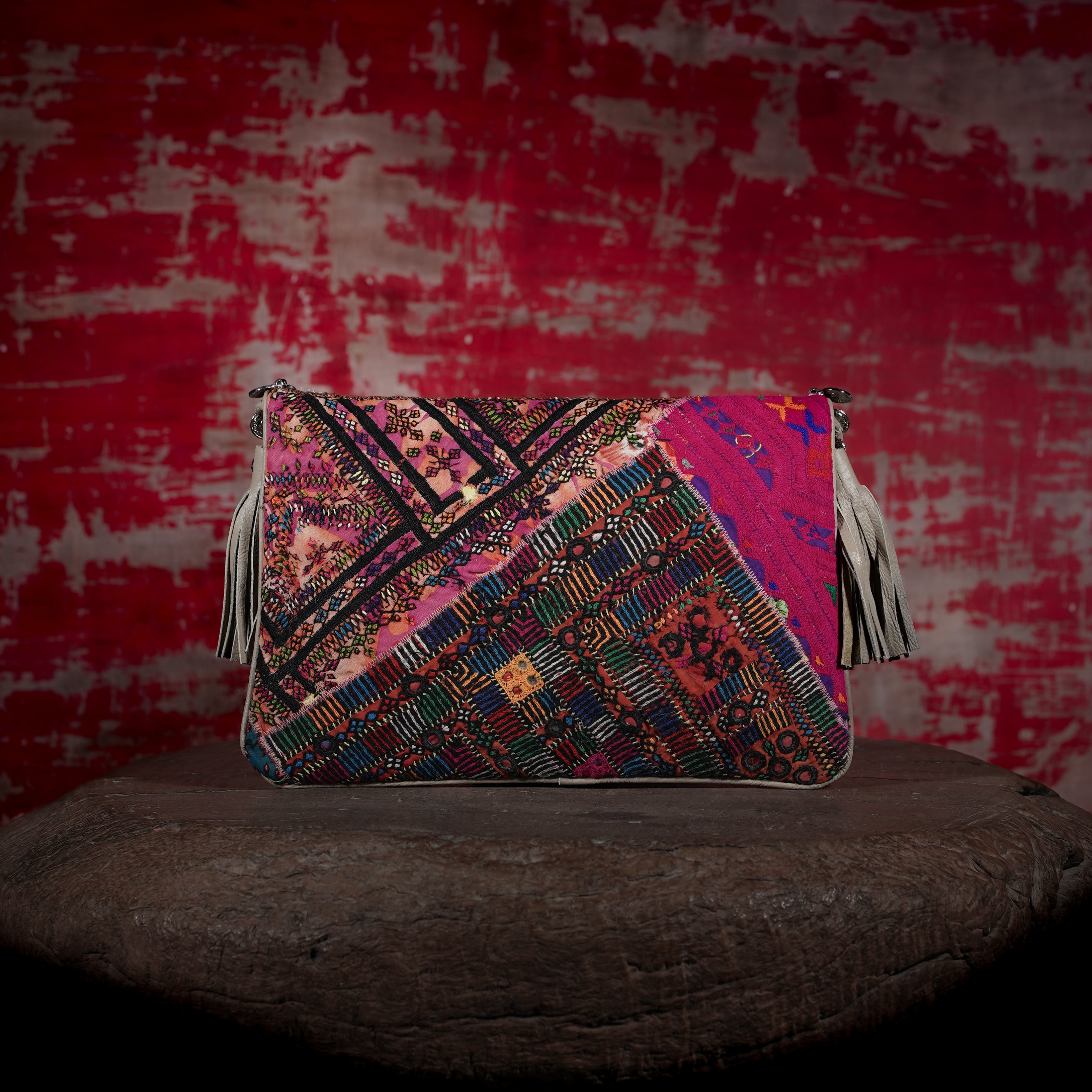 Beige Kalbelia Clutch 019