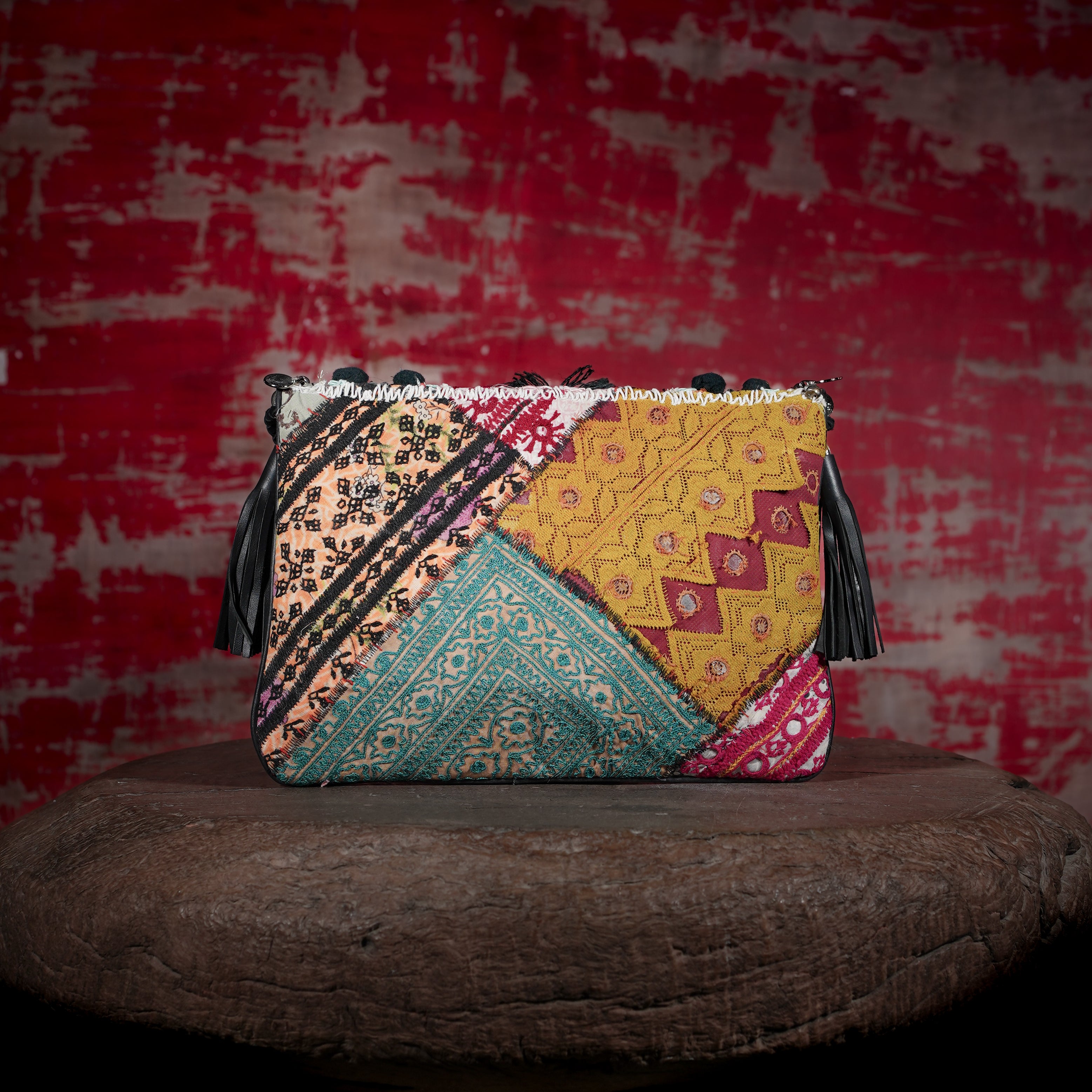 Black Kalbelia Clutch 012