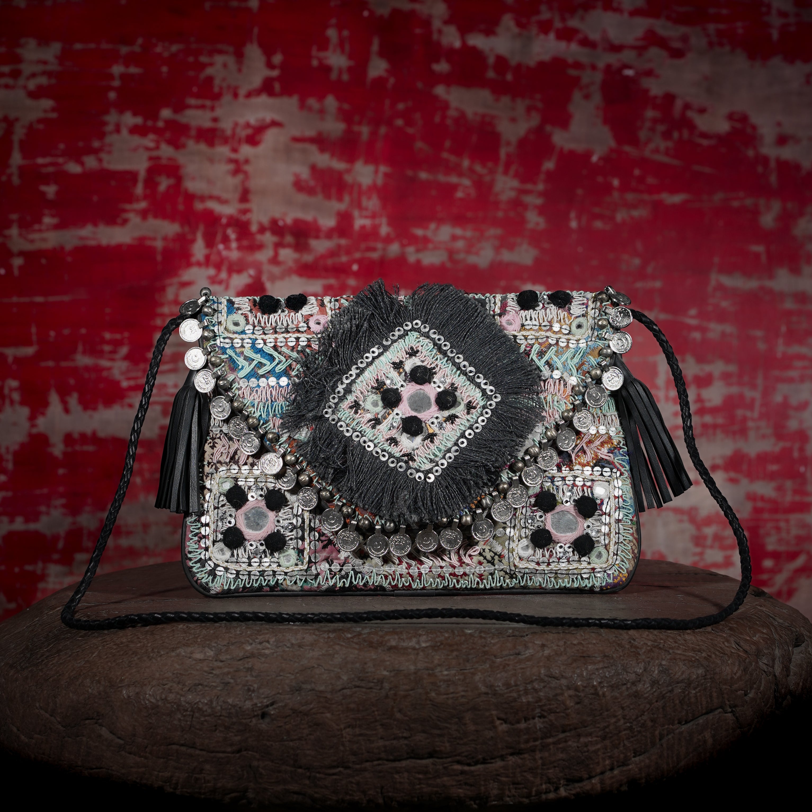 Black Kalbelia Clutch 013
