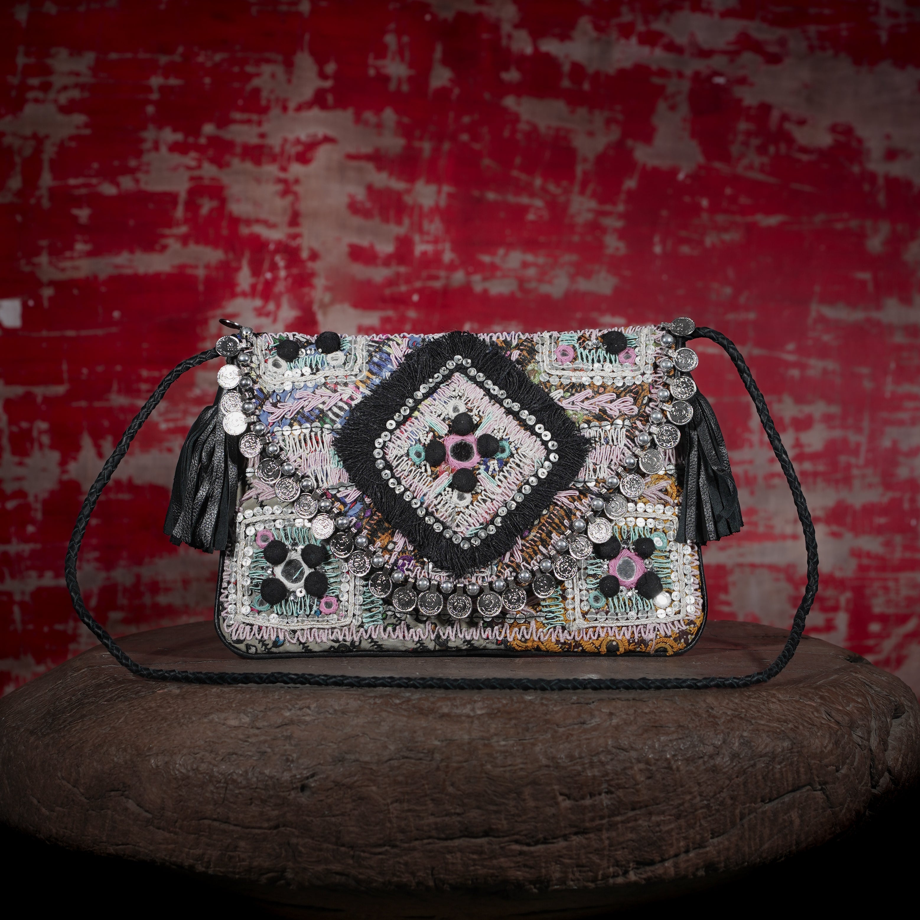 Black Kalbelia Clutch 015