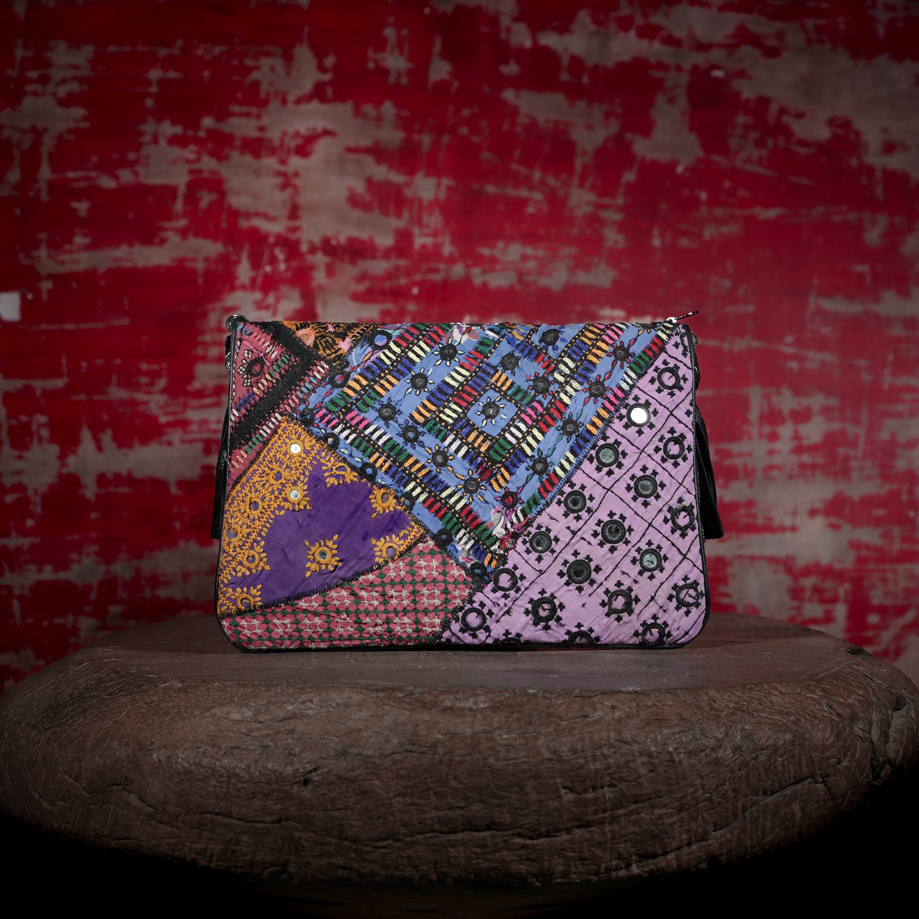 Black Kalbelia Clutch 015