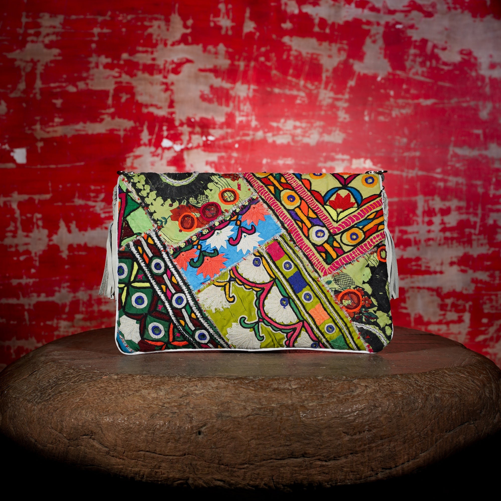 Cream Kalbelia Clutch 012