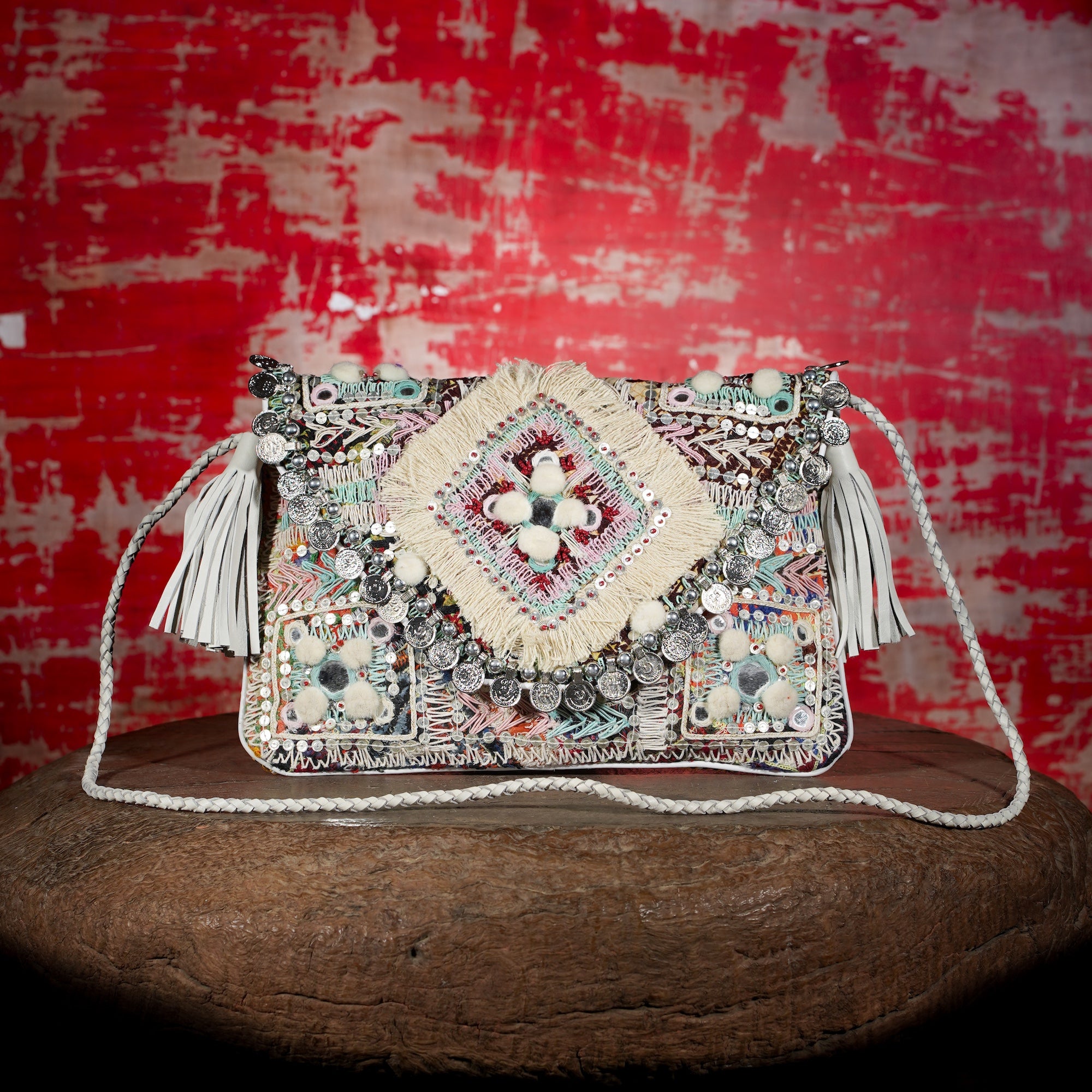 Cream Kalbelia Clutch 014