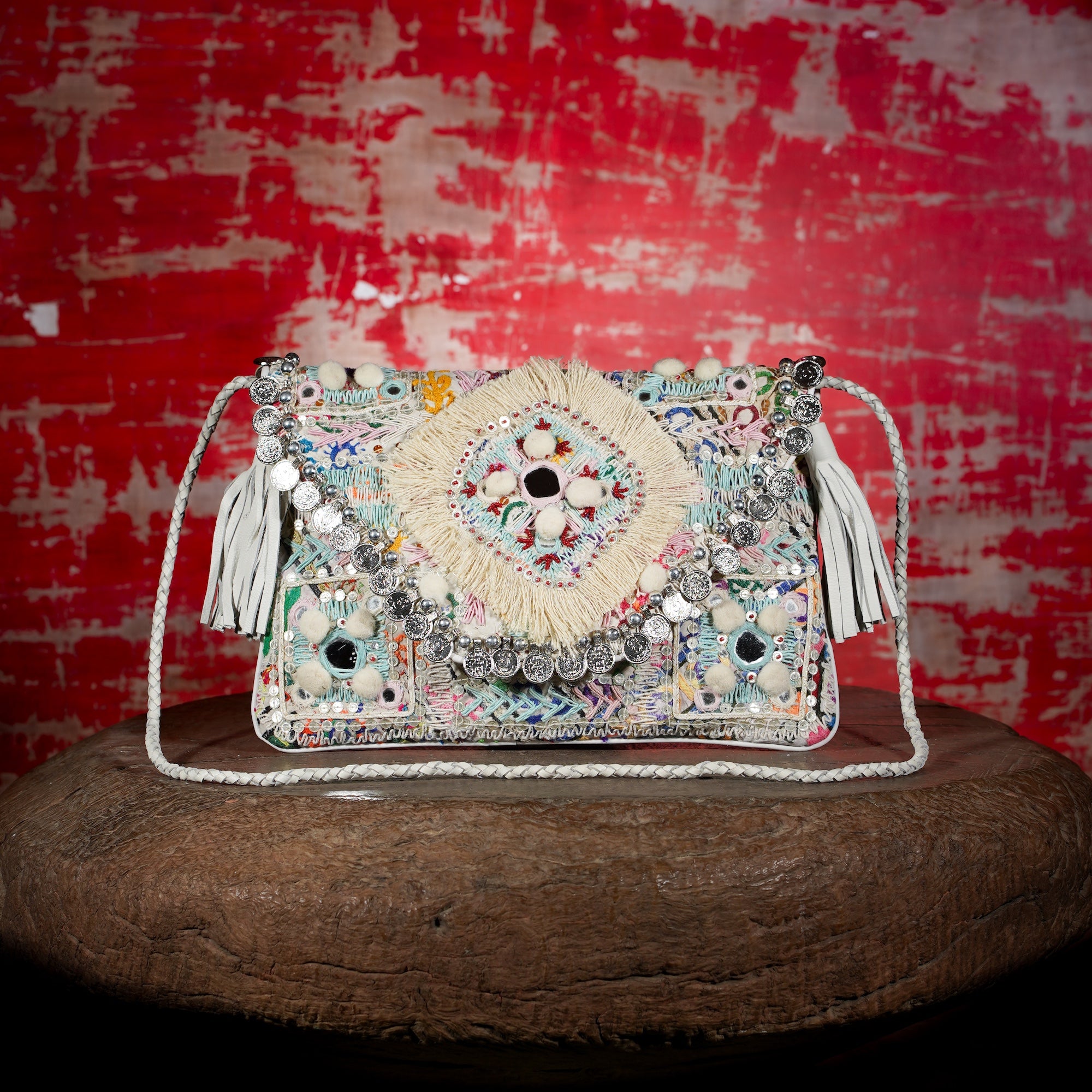 Cream Kalbelia Clutch 015