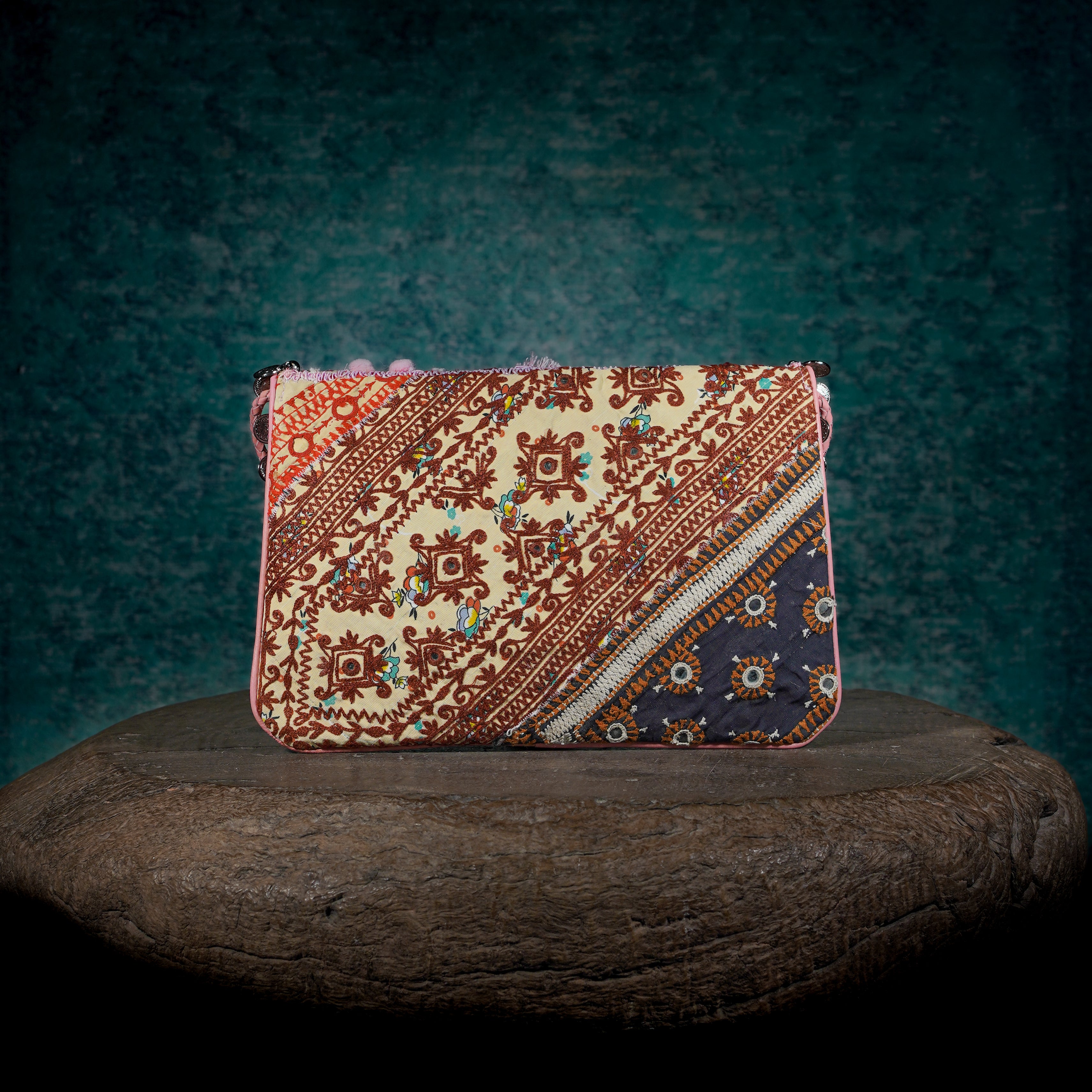 Pink Kalbelia Clutch 010
