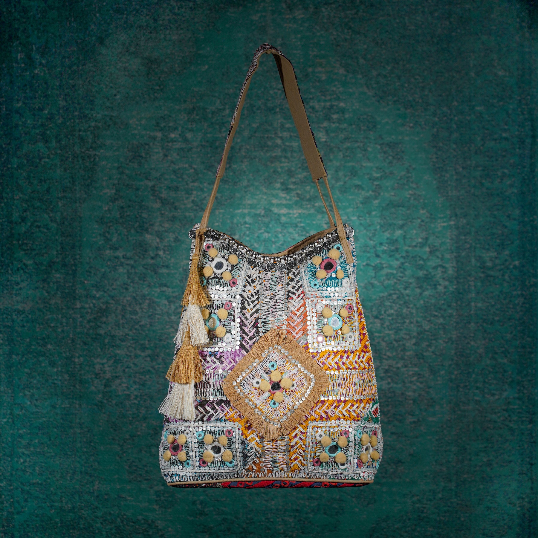 Beige Kalbelia Tote 004