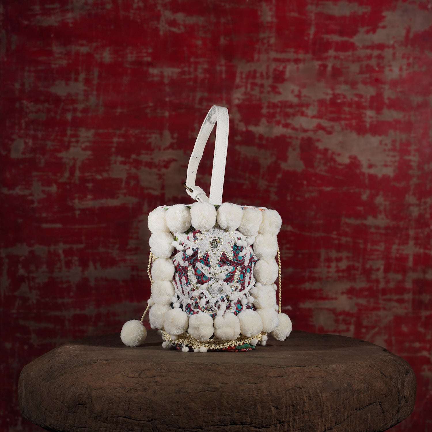 White Lado Bucket Bag 004