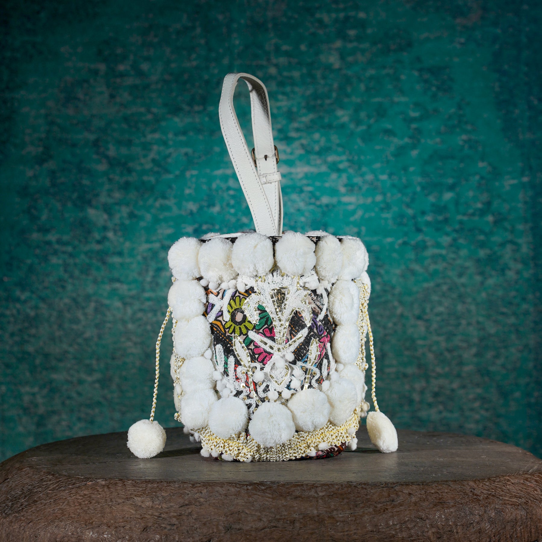 White Lado Bucket Bag 006