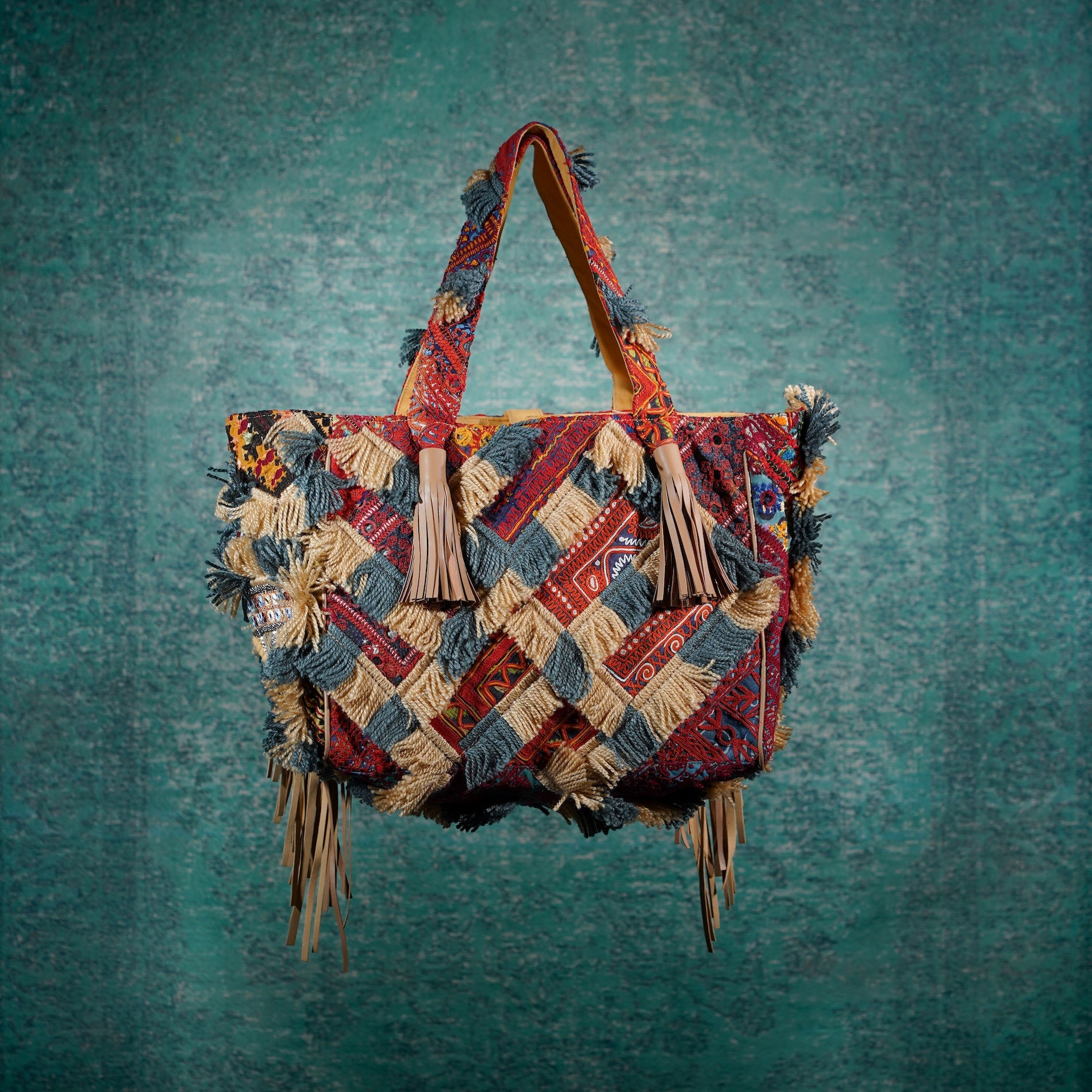 Beige Papaya Fringe Tote 007