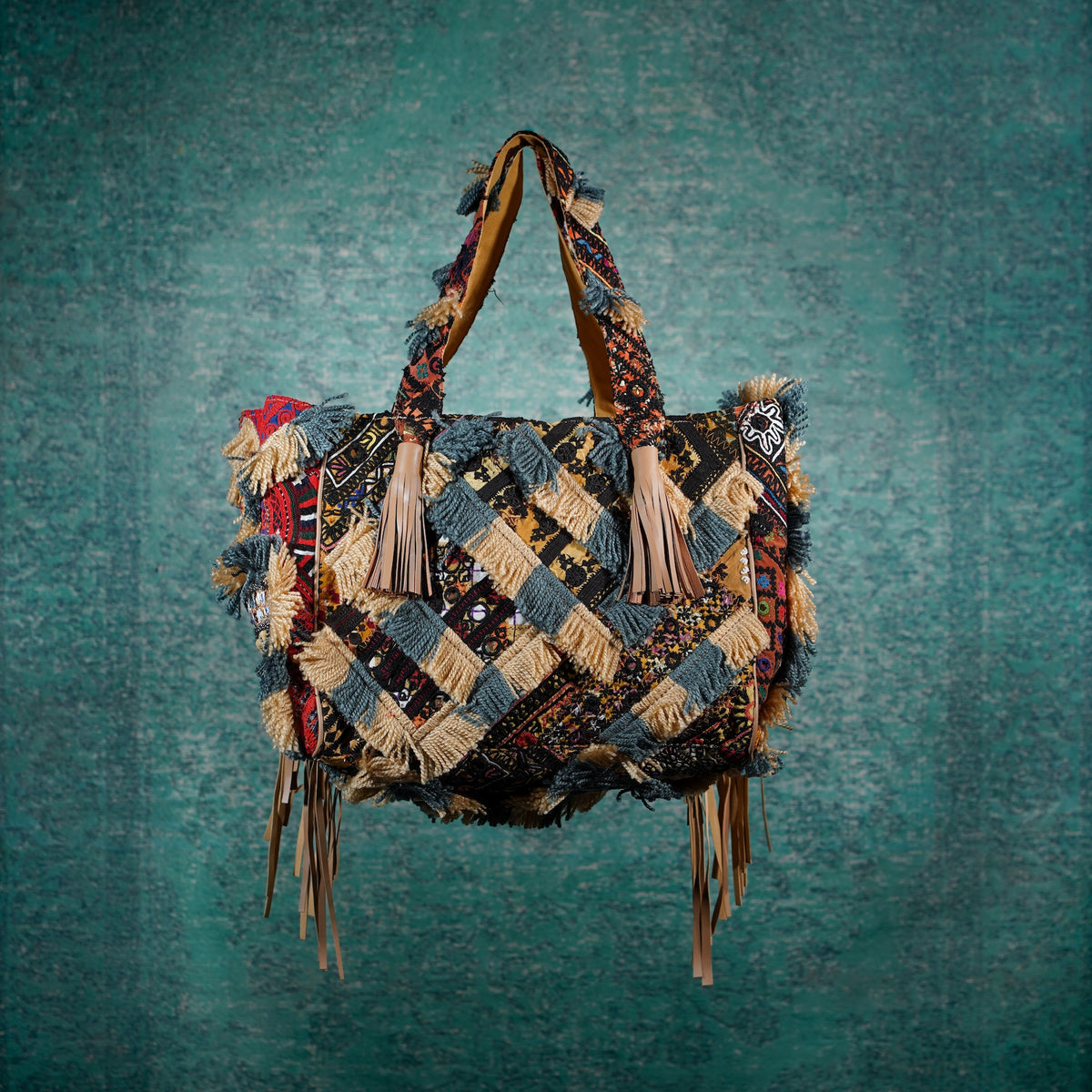 Beige Papaya Fringe Tote 008