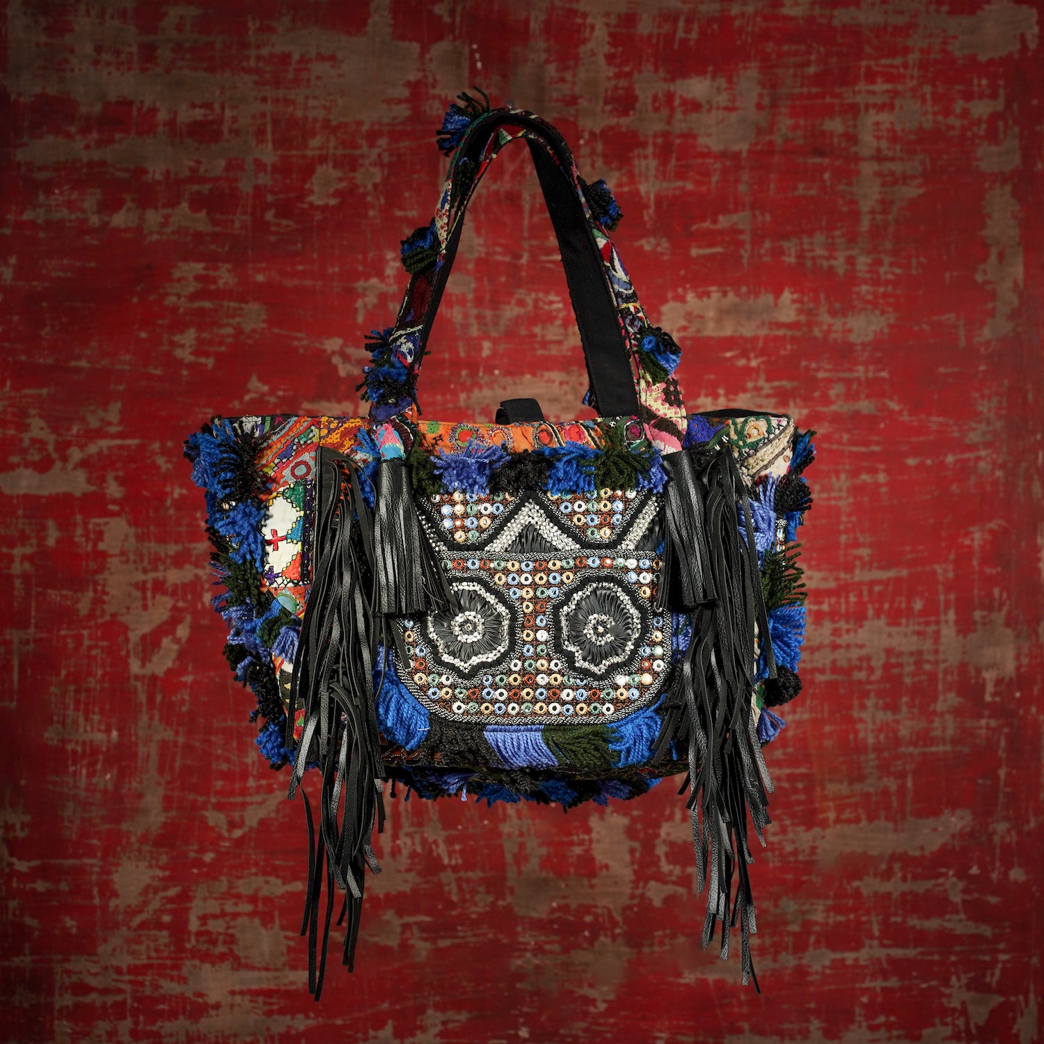 Black Papaya Fringe Tote 002